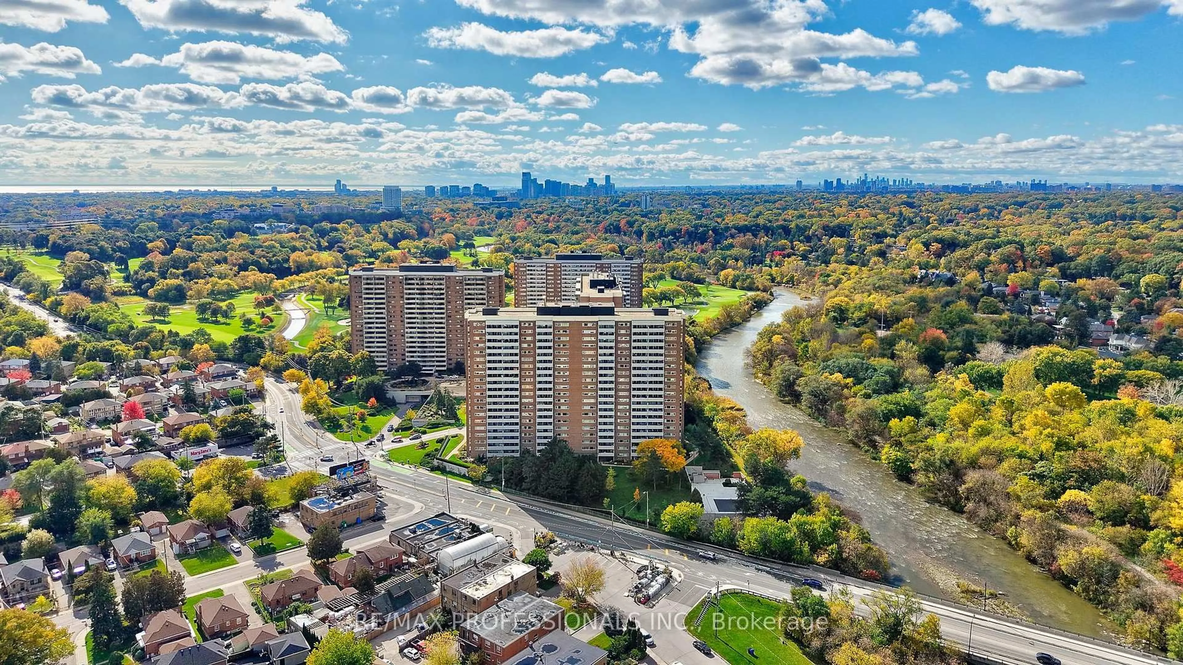 A pic from outside/outdoor area/front of a property/back of a property/a pic from drone, city buildings view from balcony for 270 Scarlett Rd #1710, Toronto Ontario M6N 4X7