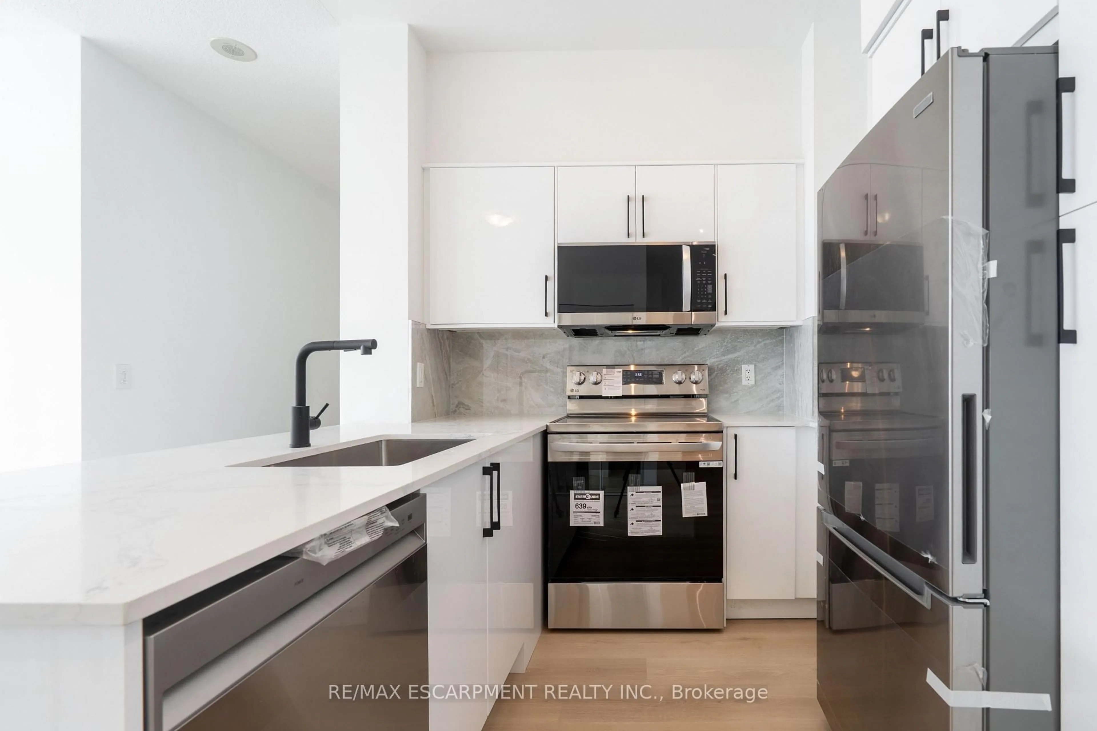 Standard kitchen, ceramic/tile floor for 2230 Lake shore Blvd #303, Toronto Ontario M8V 0B2