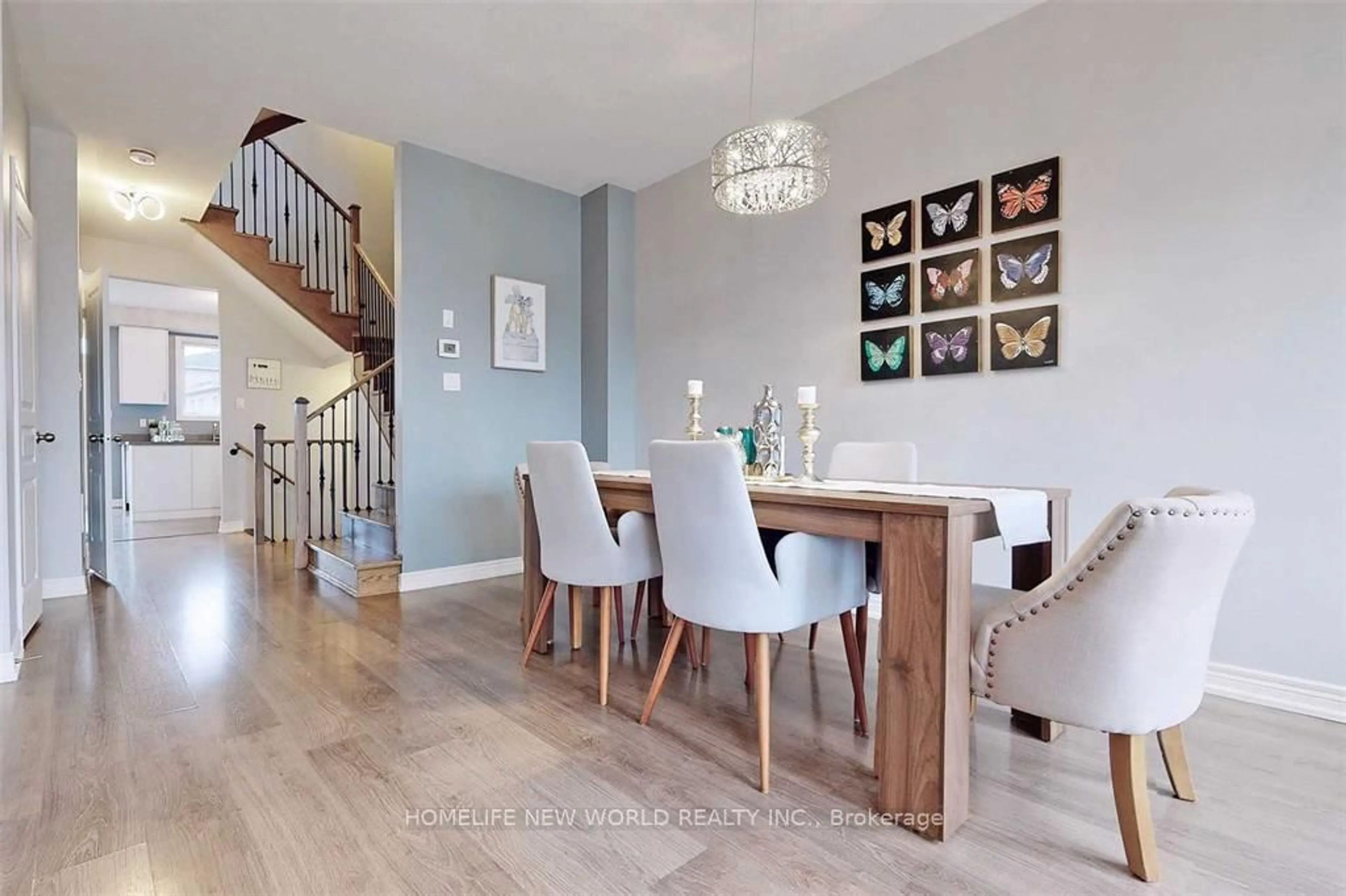 Dining room, wood/laminate floor for 3034 Eighth Line, Oakville Ontario L6H 0S5