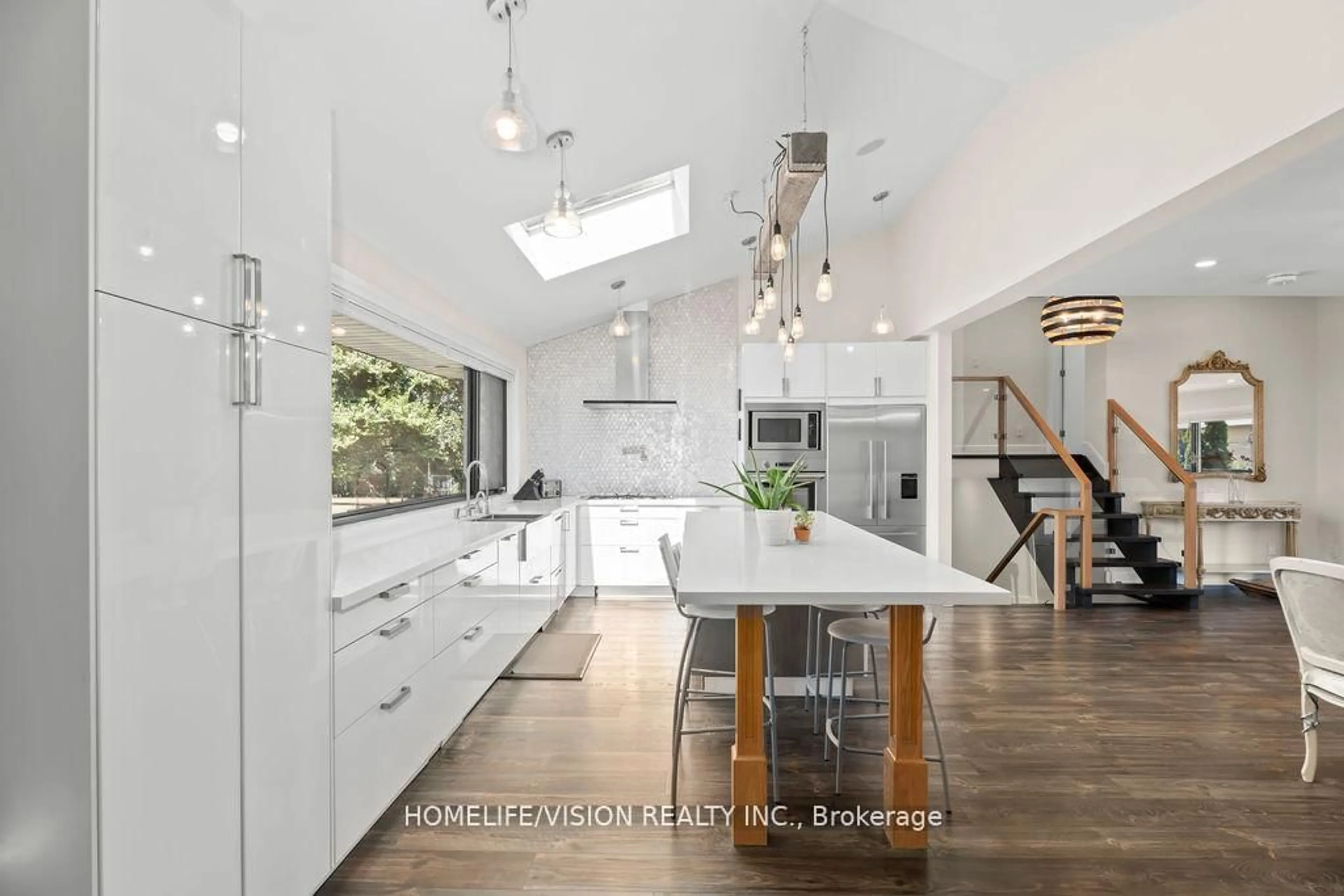 Contemporary kitchen, unknown for 10 Majestic Crt, Toronto Ontario M6B 3K3