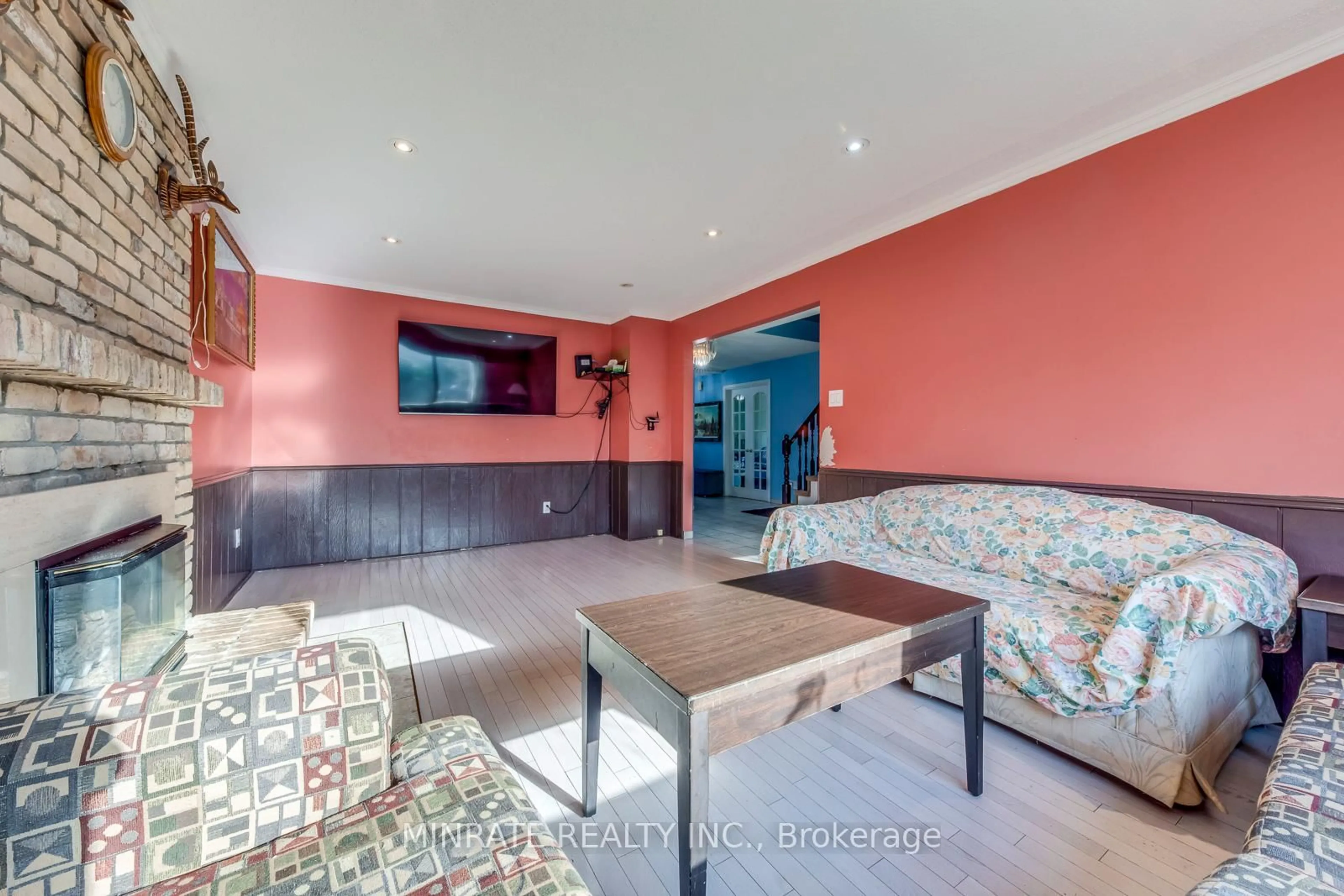 Lobby for 3346 Palmer Dr, Burlington Ontario L7M 1Y9