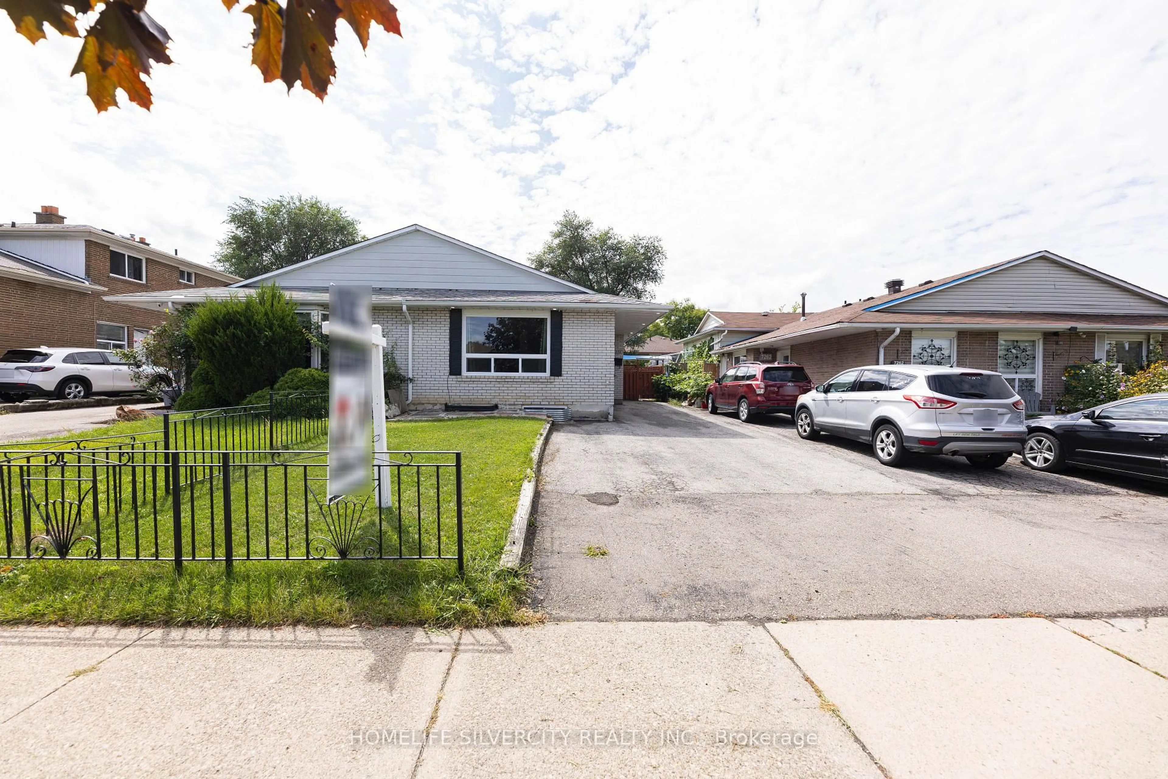 Unknown for 7258 Reindeer Dr, Mississauga Ontario L4T 2M7