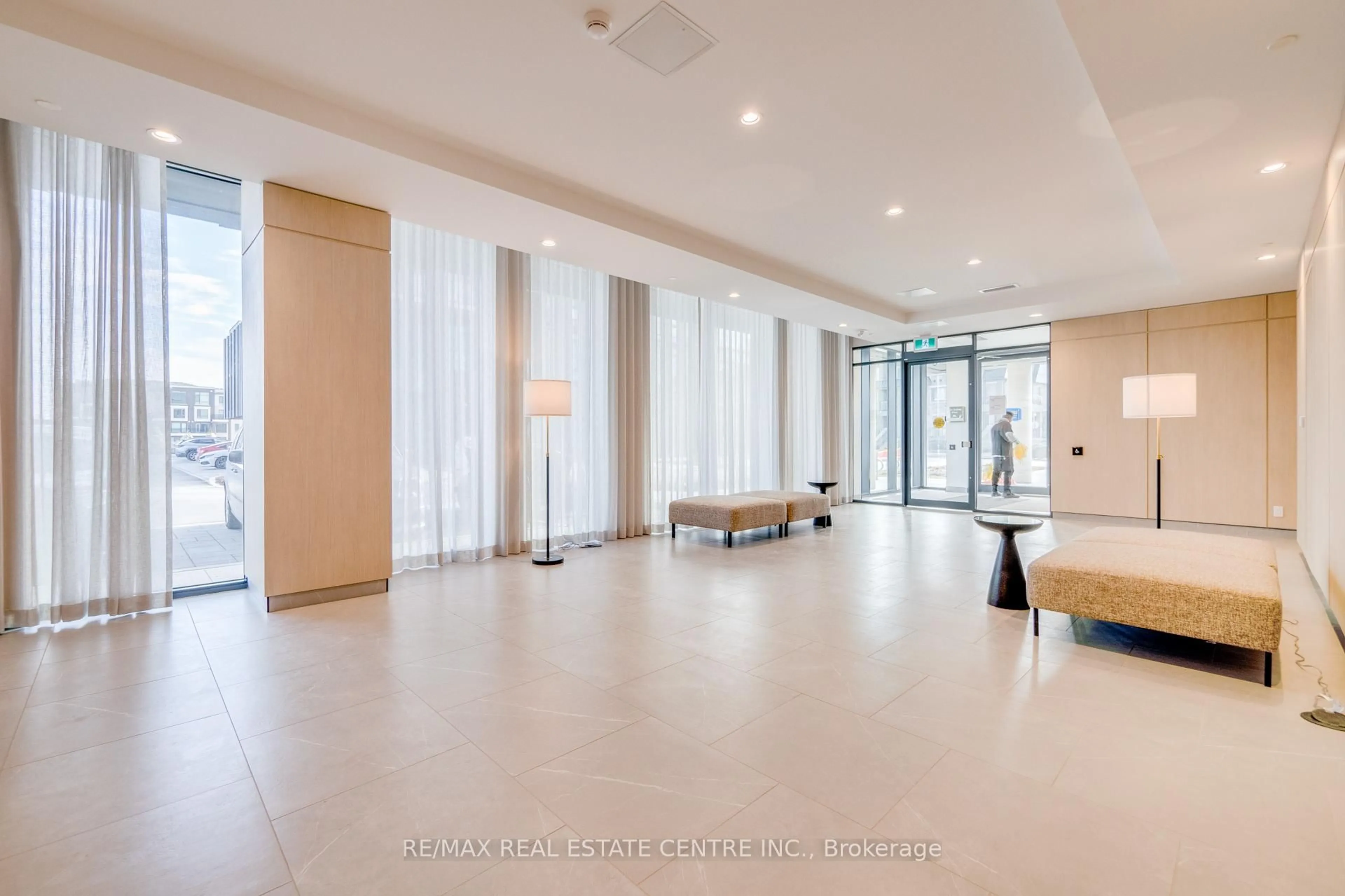 Indoor foyer for 225 Veterans Dr #1207, Brampton Ontario L7A 0B6