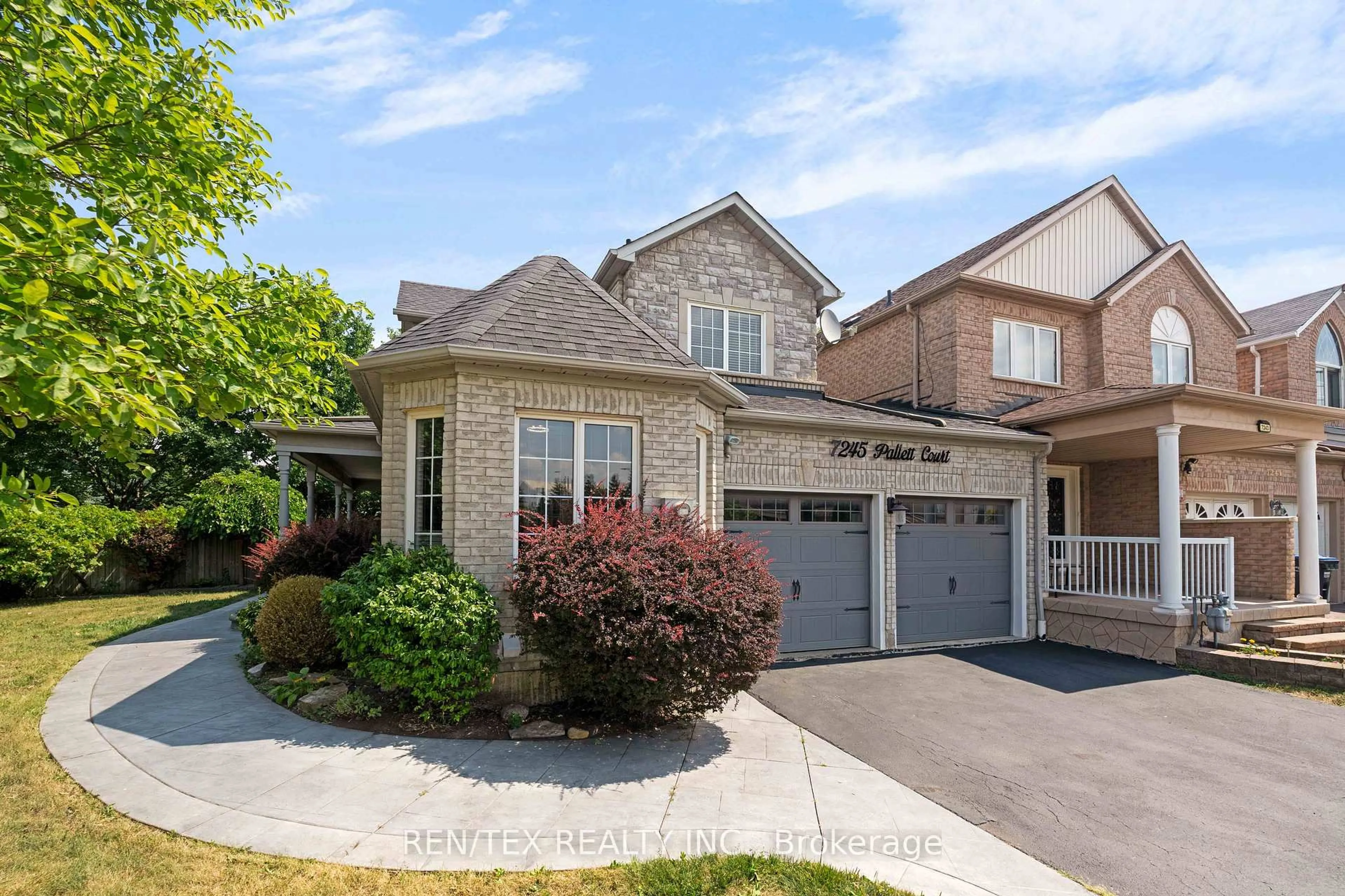 Home with brick exterior material, street for 7245 Pallett Crt, Mississauga Ontario L5N 8E5