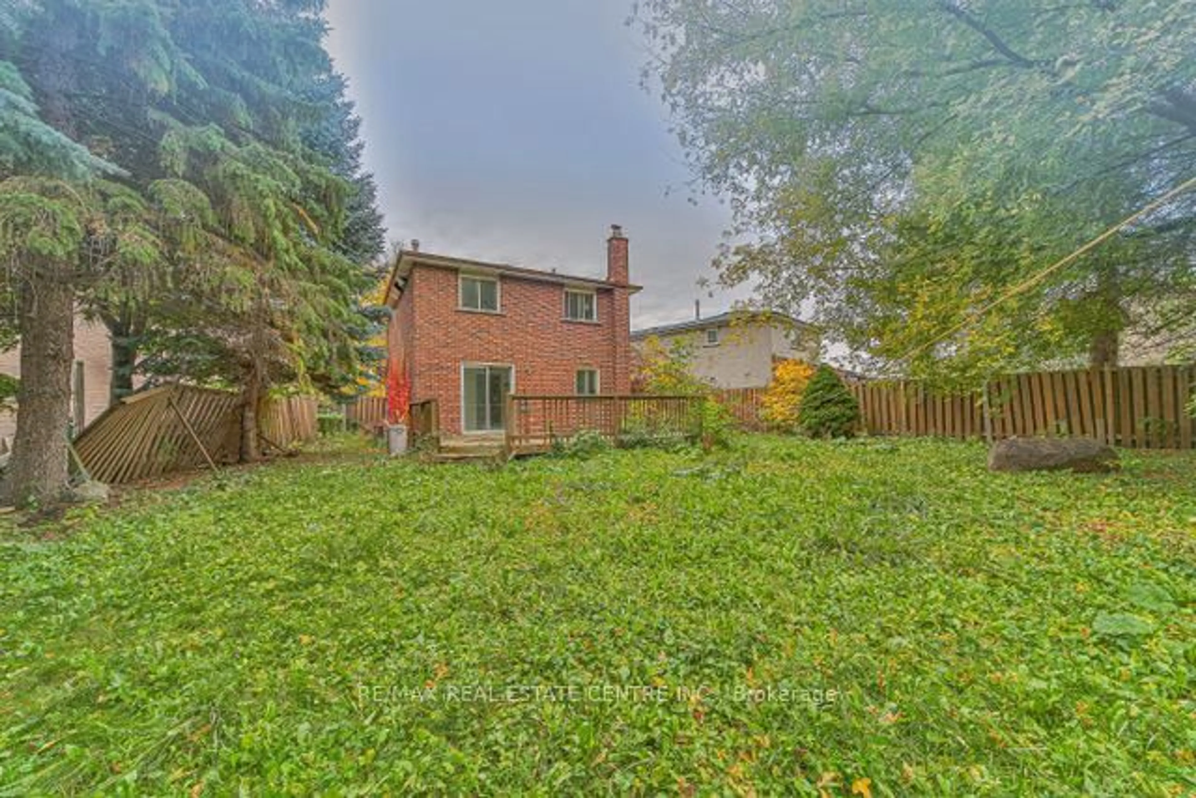 Patio, street for 20 Mozart Cres, Brampton Ontario L6Y 2W7