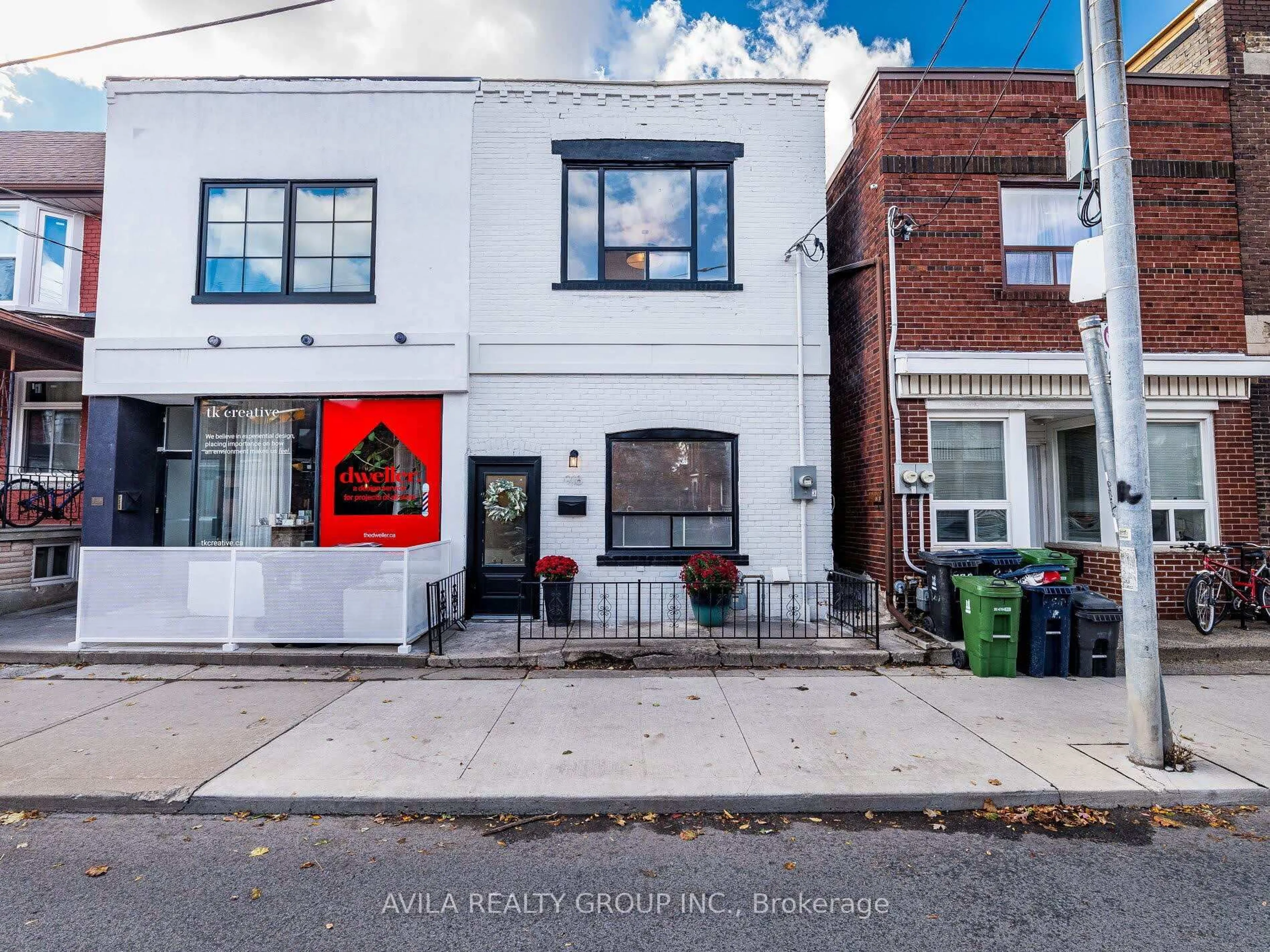 Unknown for 918 Ossington Ave, Toronto Ontario M6G 3V1