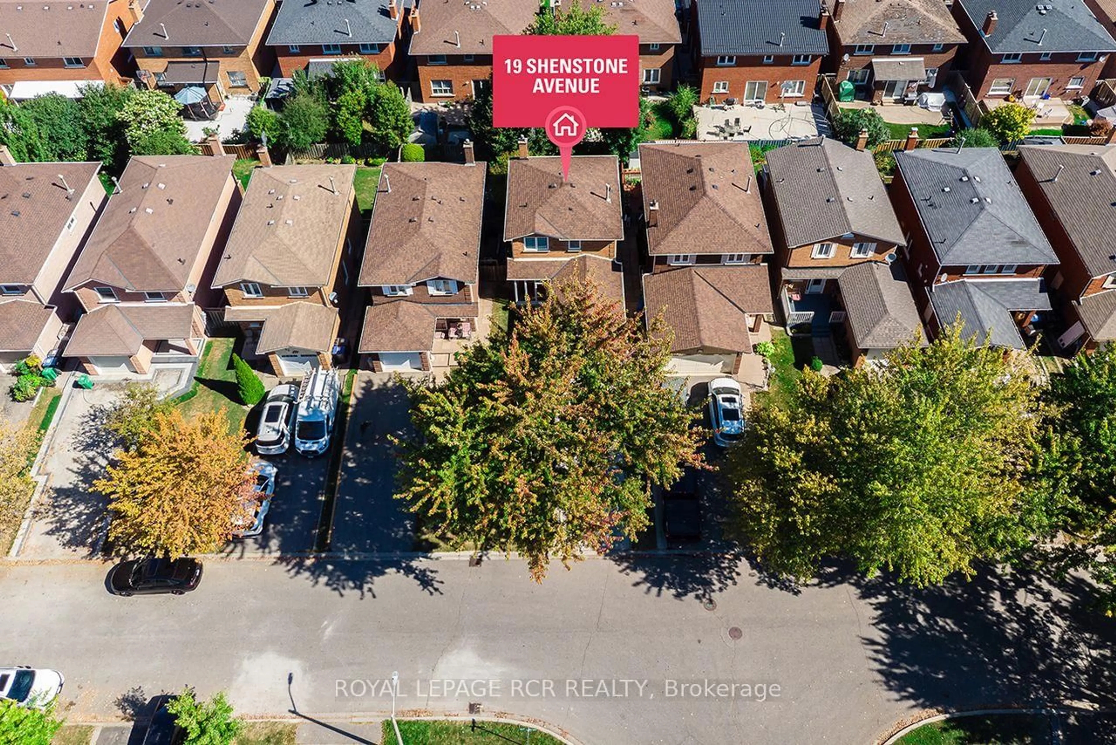 A pic from outside/outdoor area/front of a property/back of a property/a pic from drone, street for 19 Shenstone Ave, Brampton Ontario L6Z 2Y9