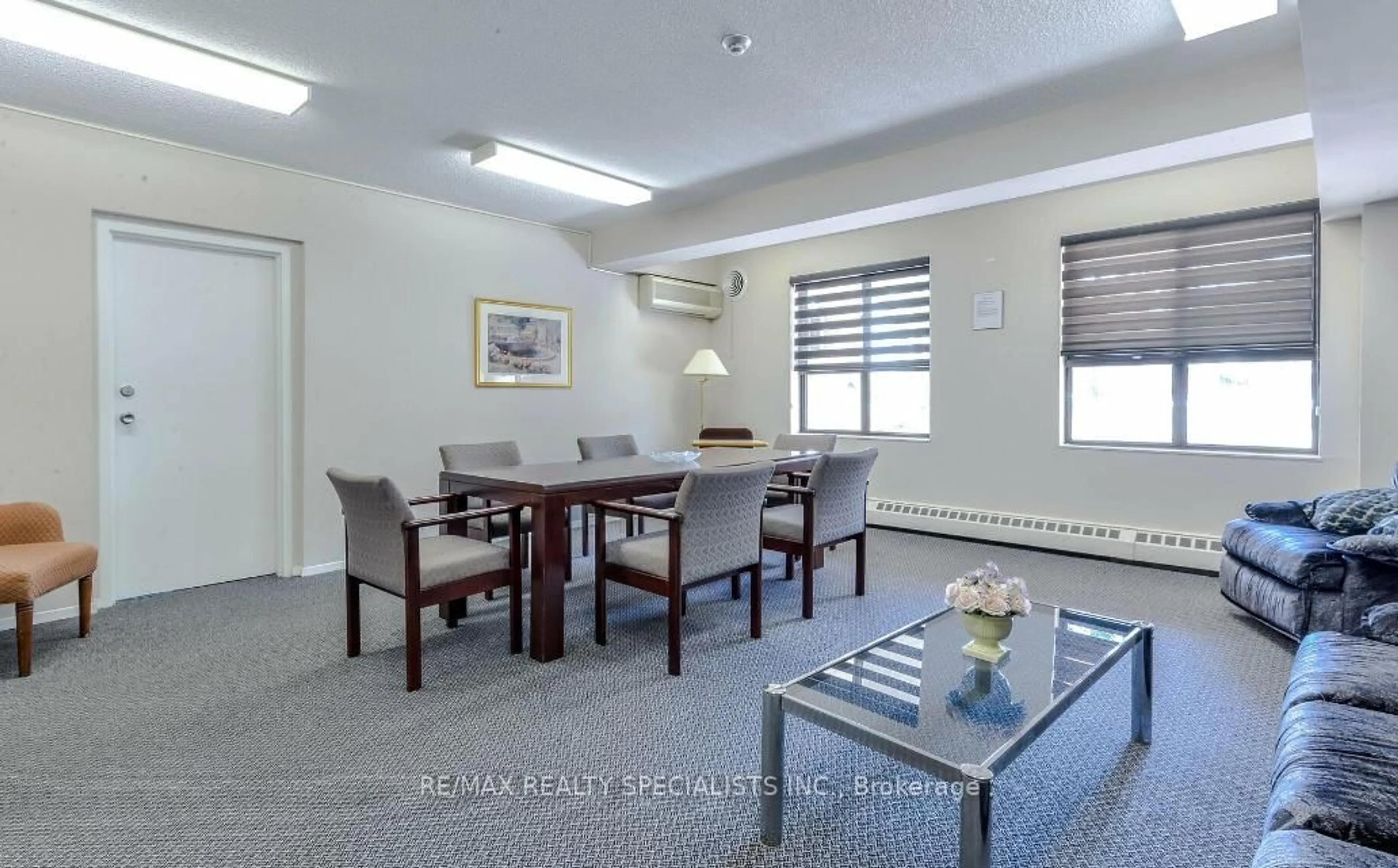 Dining room, unknown for 2929 Aquitaine Ave #804, Mississauga Ontario L5N 2C7