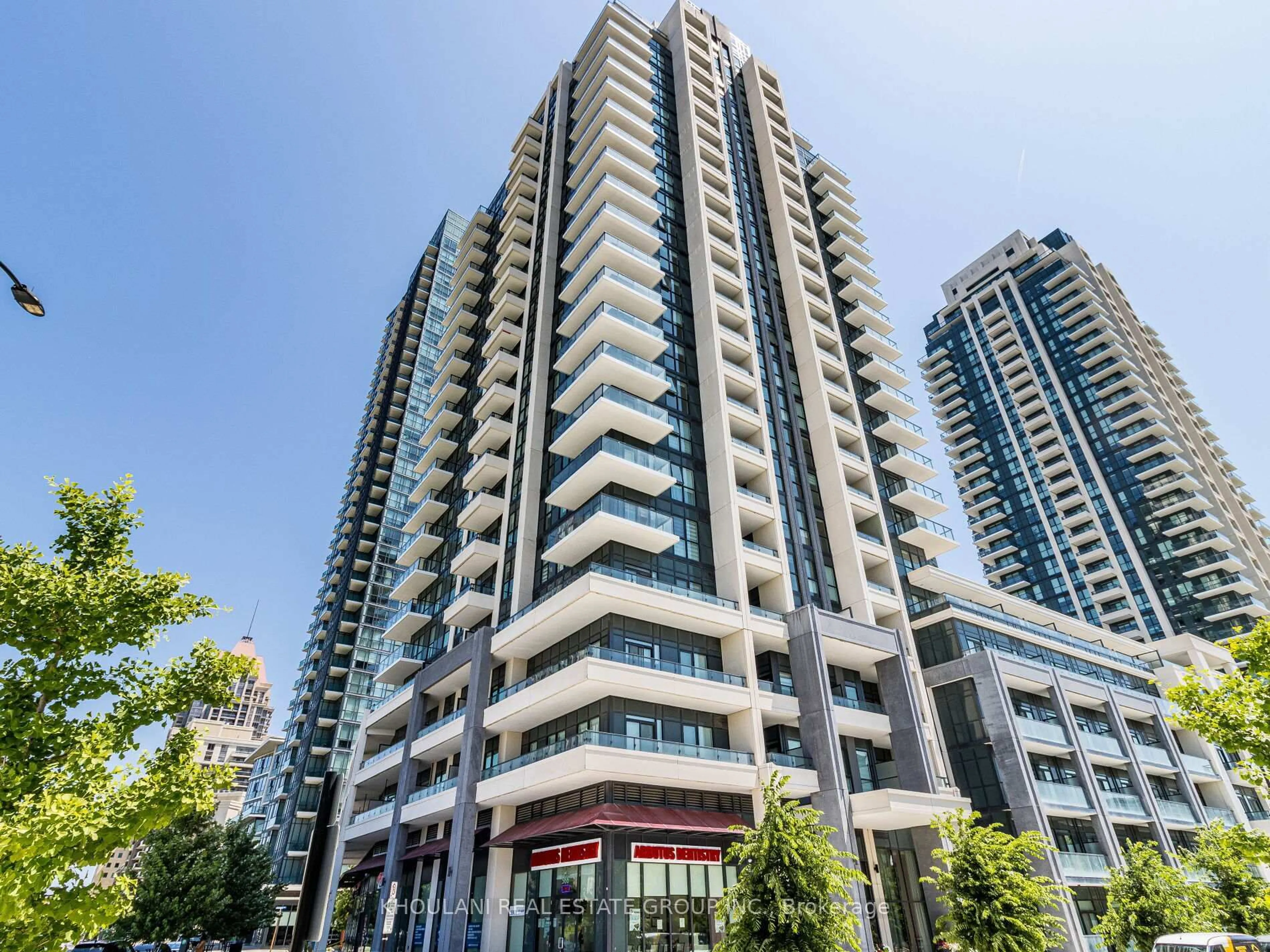 Indoor foyer for 4085 Parkside Village Dr #1605, Mississauga Ontario L5B 0K9