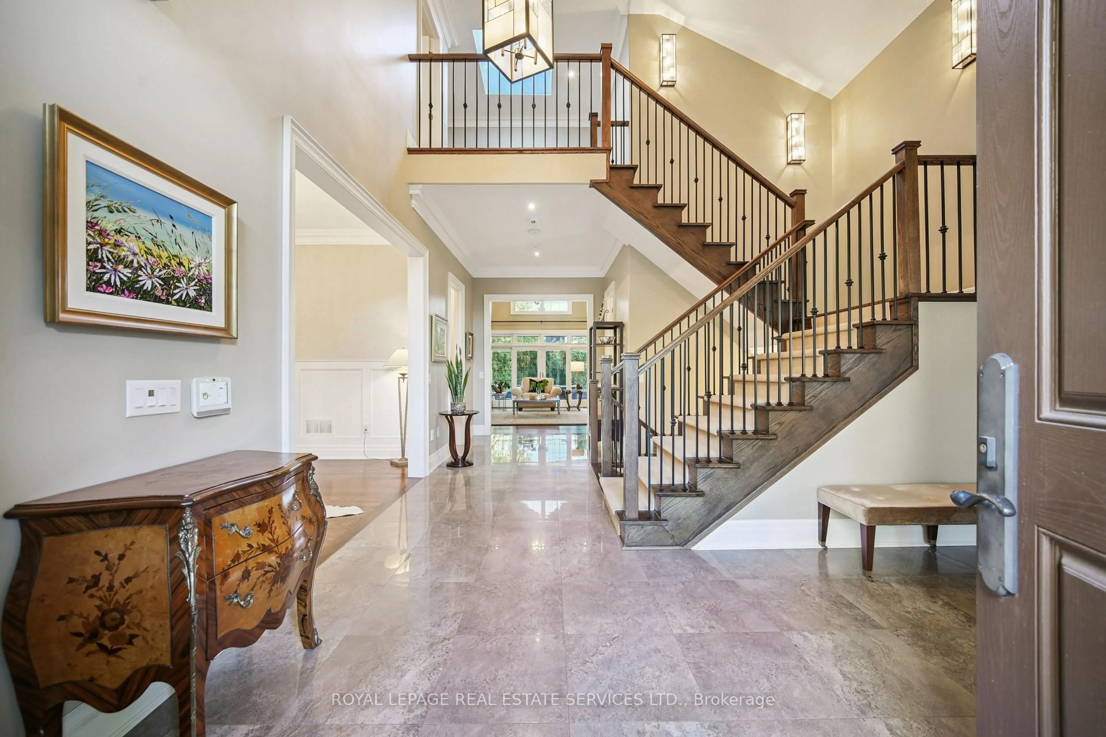 Indoor foyer for 1344 Secord Ave, Oakville Ontario L6L 2L1