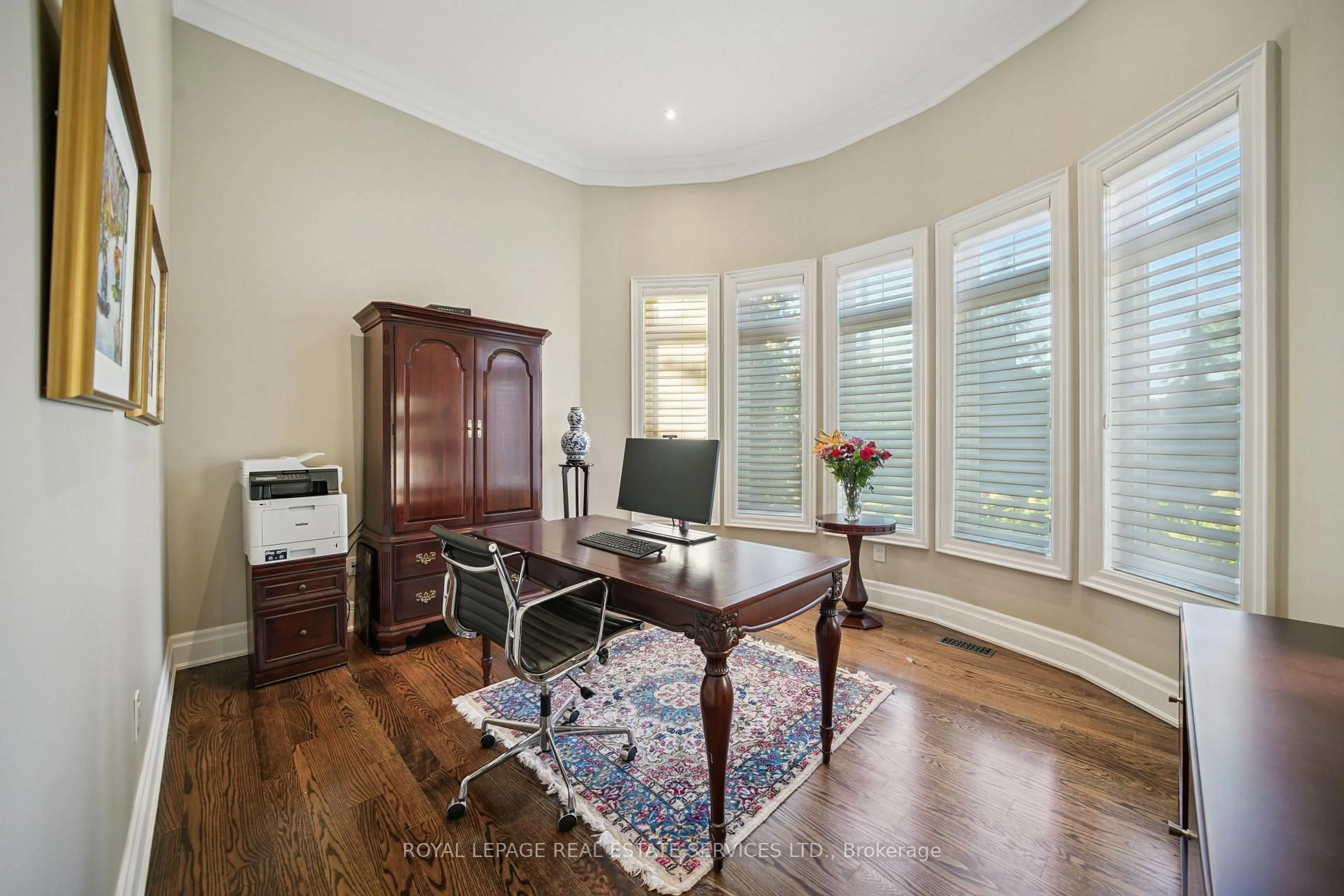 A pic of a room for 1344 Secord Ave, Oakville Ontario L6L 2L1