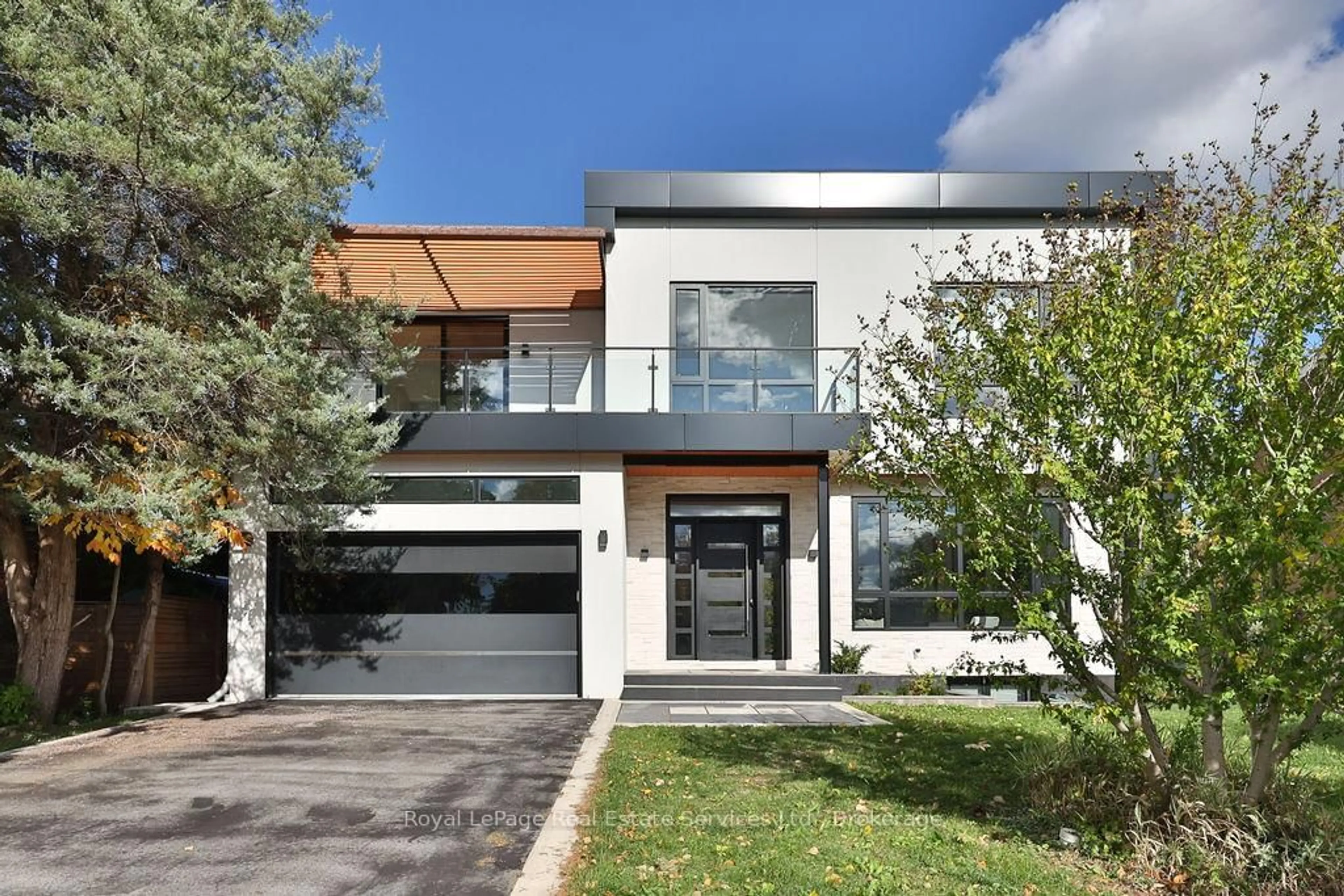 Home with brick exterior material, street for 431 Sandlewood Rd, Oakville Ontario L6L 3S3