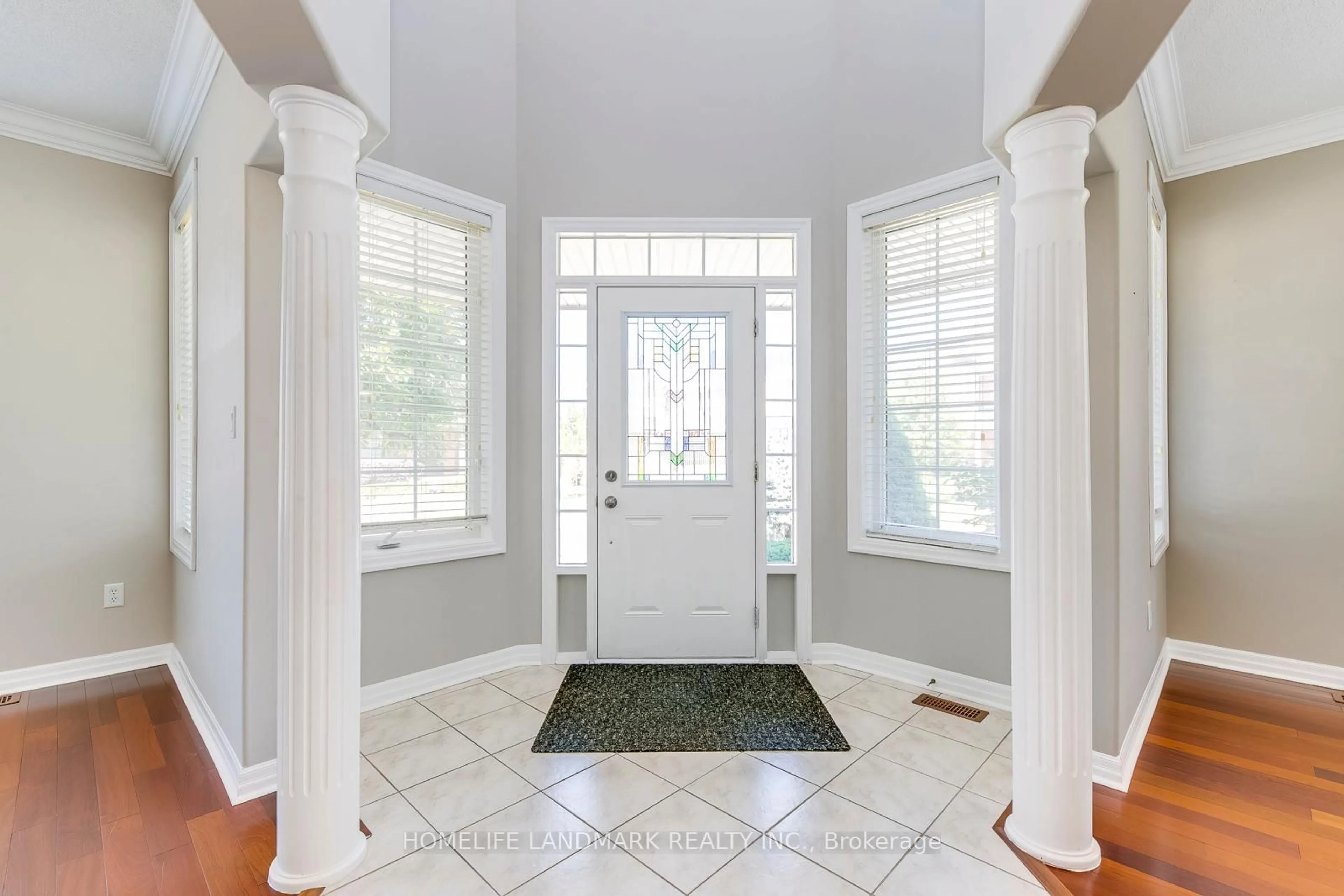 Indoor entryway for 2196 HIGHCLIFFE Way, Oakville Ontario L6M 5B7