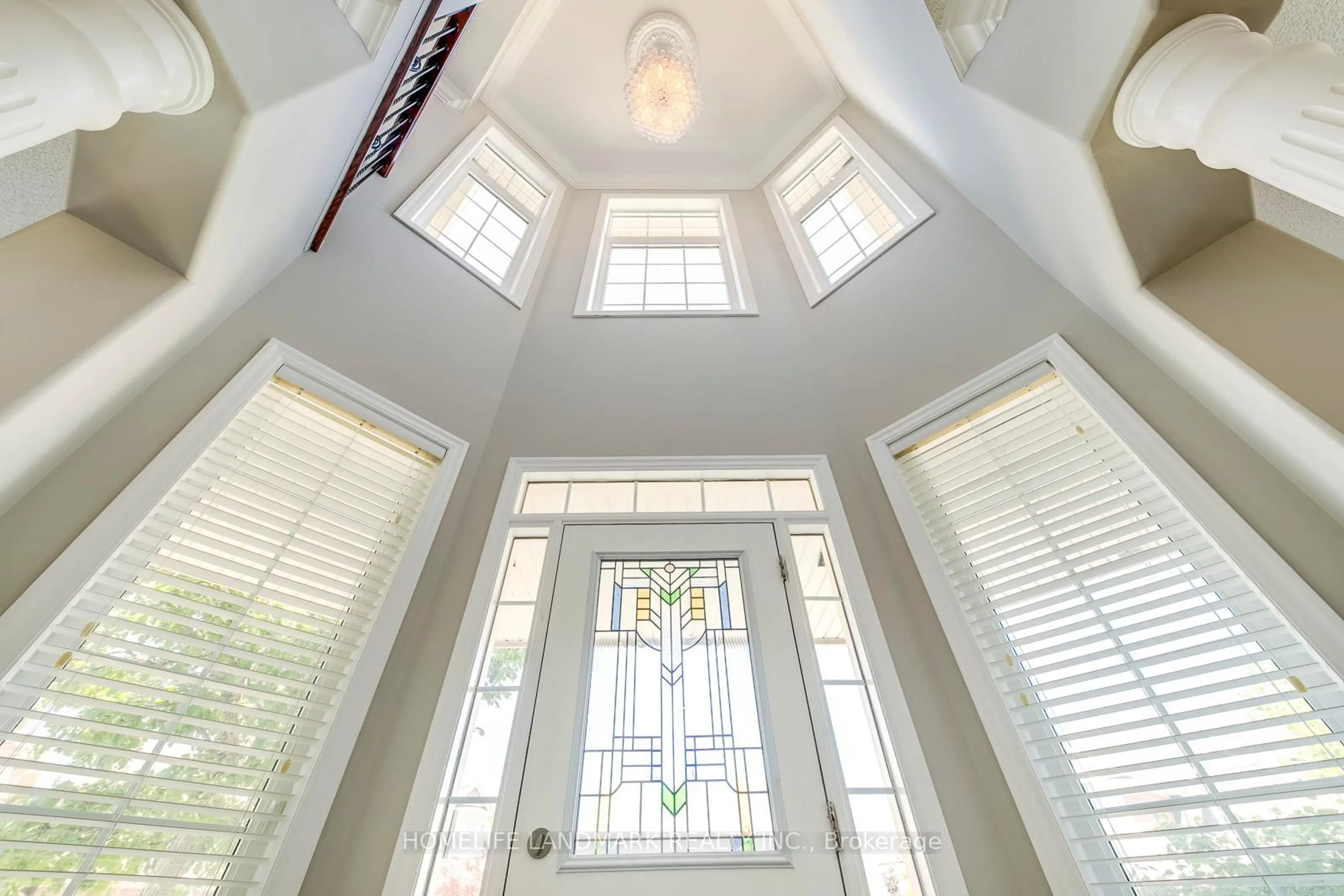 Indoor entryway for 2196 HIGHCLIFFE Way, Oakville Ontario L6M 5B7