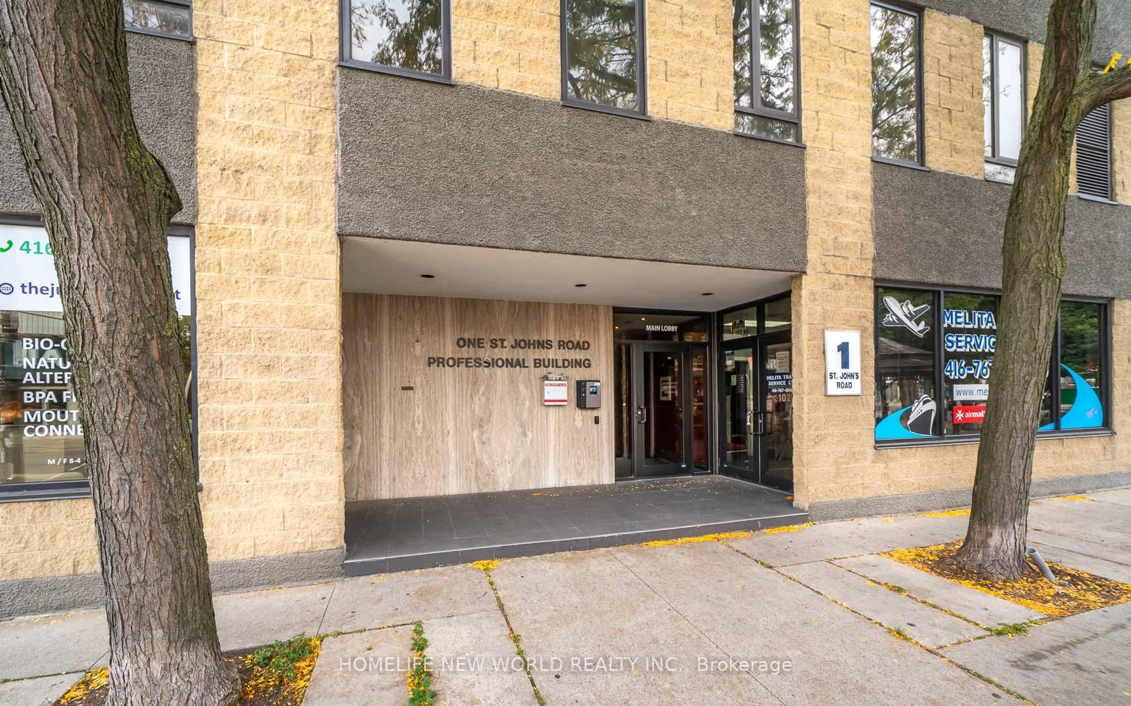 Indoor foyer for 1 St Johns Rd #303, Toronto Ontario M6P 4C7