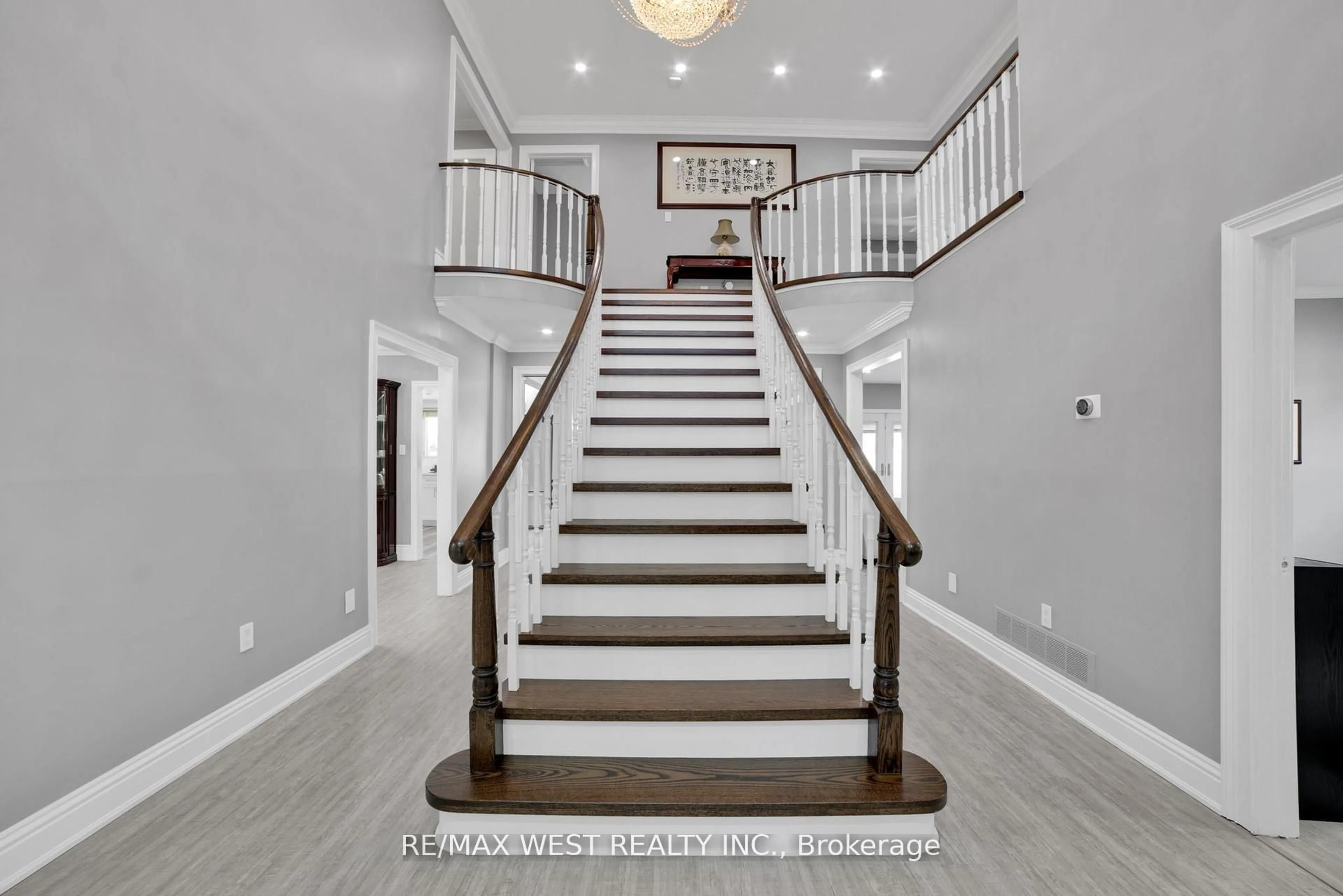 Unknown for 339 Parklane Rd, Oakville Ontario L6H 4J4