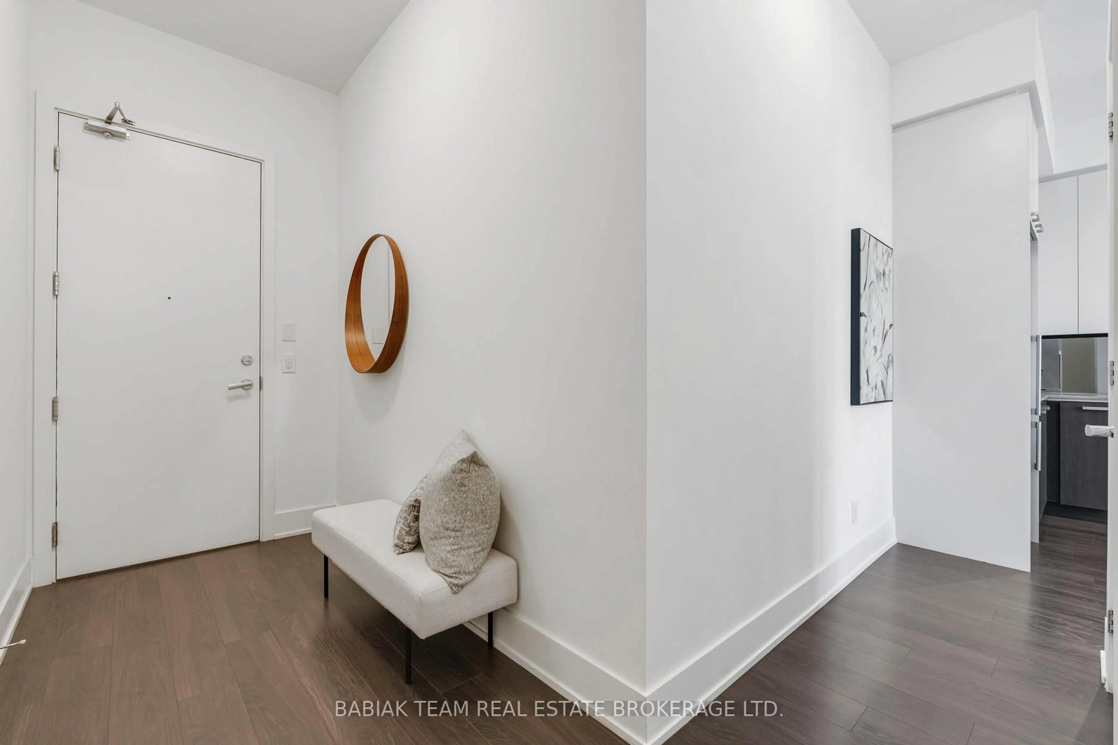 Indoor entryway for 1830 Bloor St #UPH1, Toronto Ontario M6P 0A2