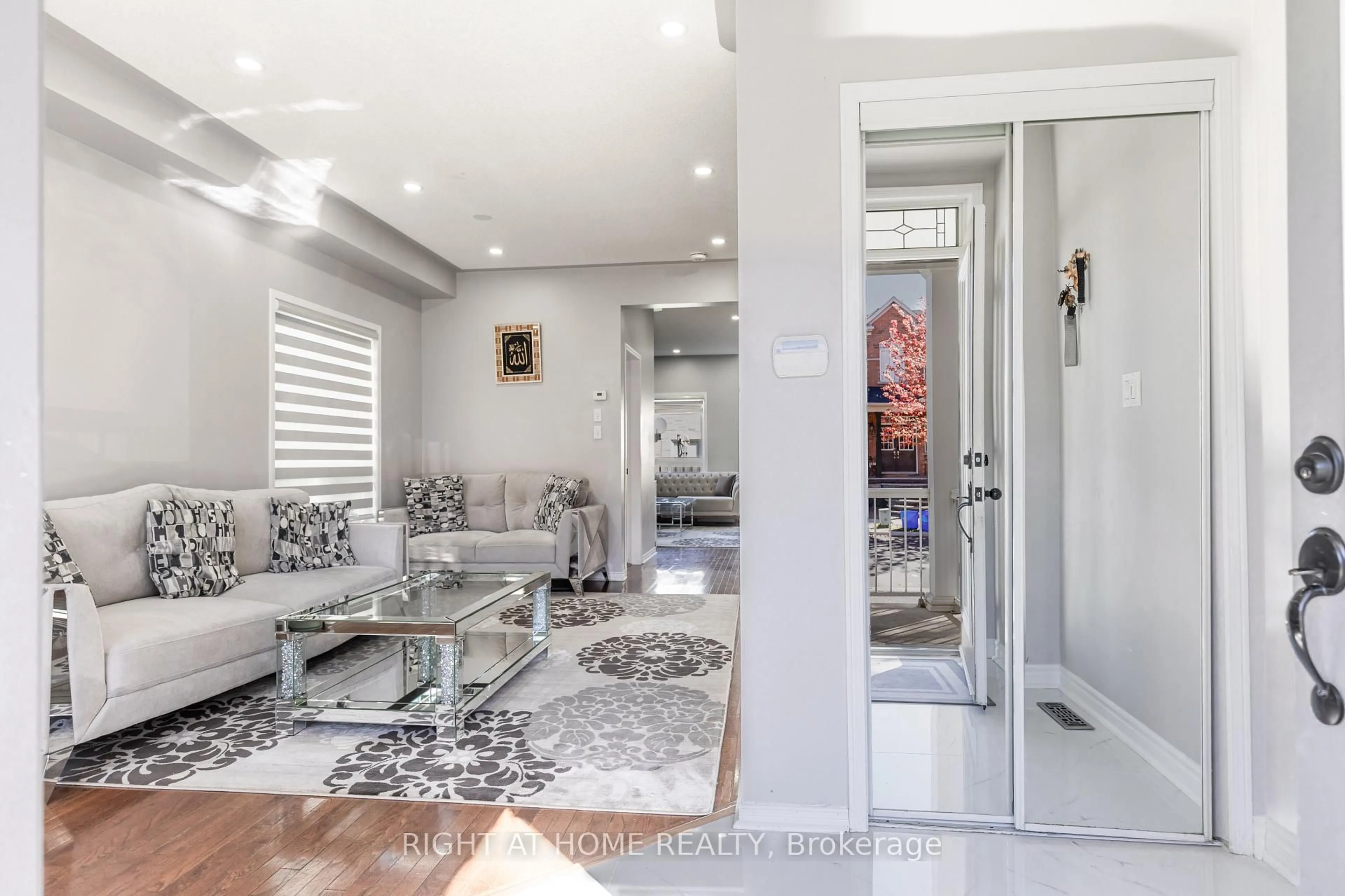 Unknown for 1107 Bonin Cres, Milton Ontario L9T 0B2