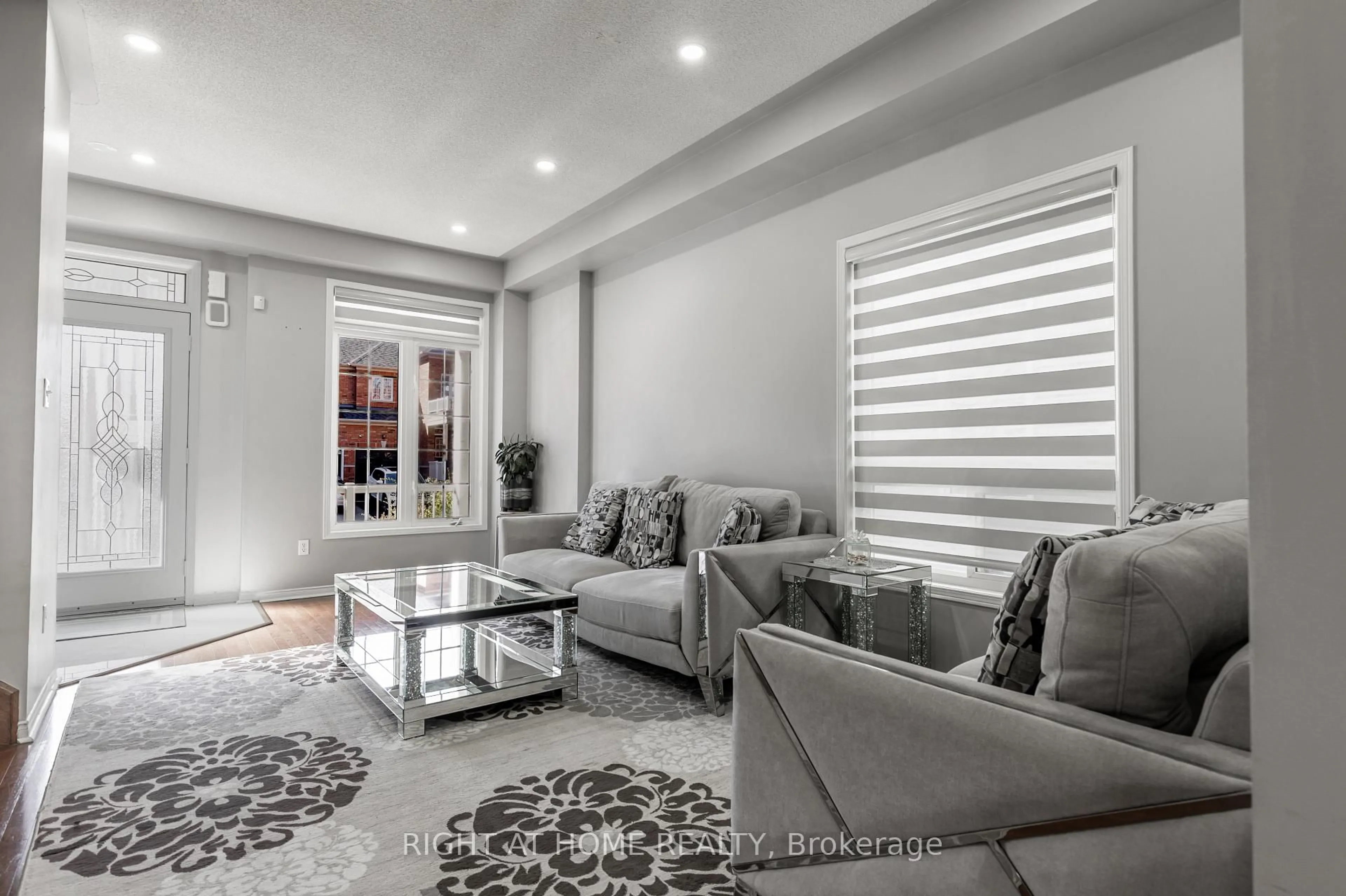 Living room with furniture, unknown for 1107 Bonin Cres, Milton Ontario L9T 0B2