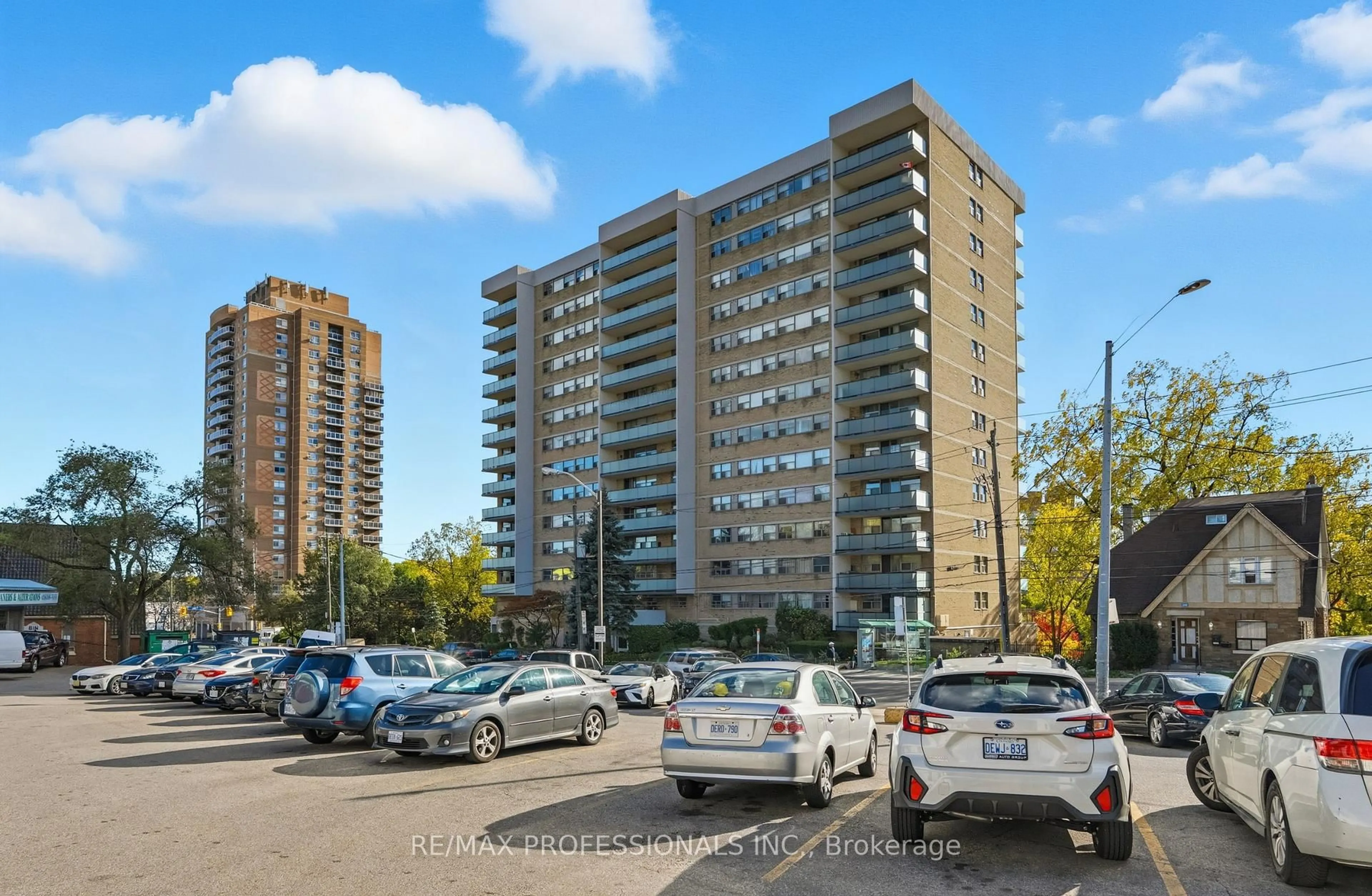 A pic from outside/outdoor area/front of a property/back of a property/a pic from drone, street for 2130 Weston Rd #405, Toronto Ontario M9N 3R9