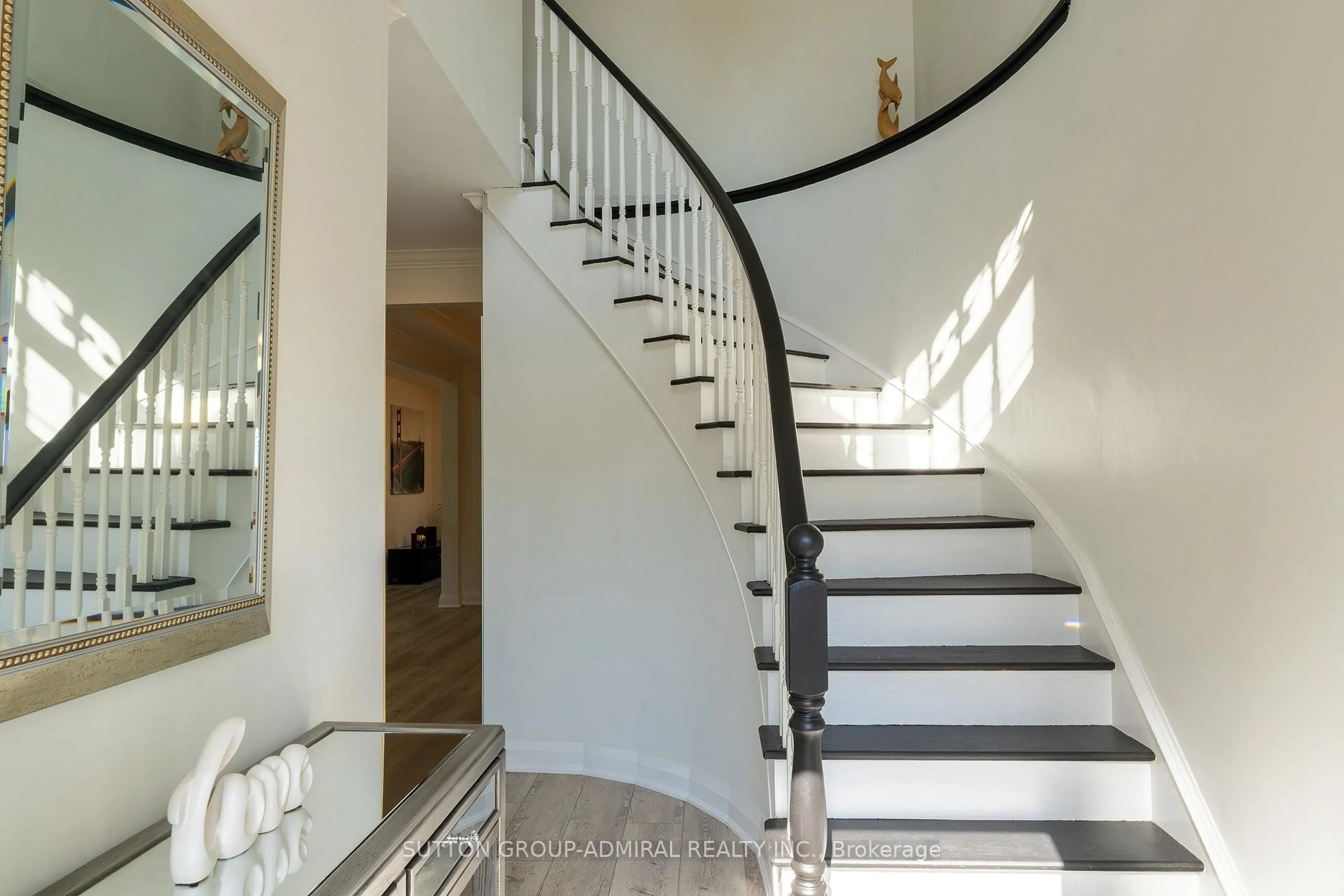 Stairs for 2415 Valley Heights Cres, Oakville Ontario L6H 6X2