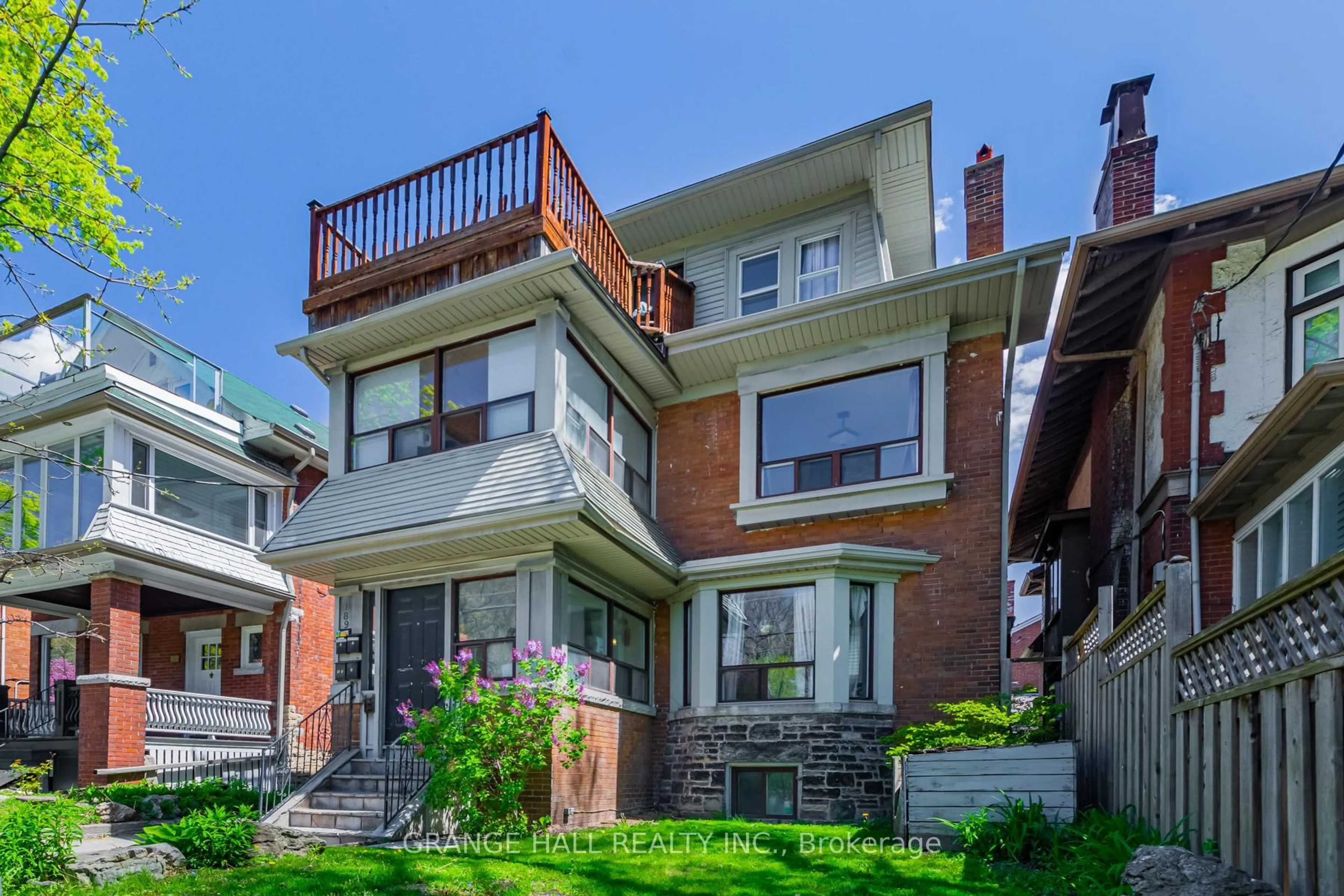Home with brick exterior material, street for 189 Parkside Dr, Toronto Ontario M6R 2Z1