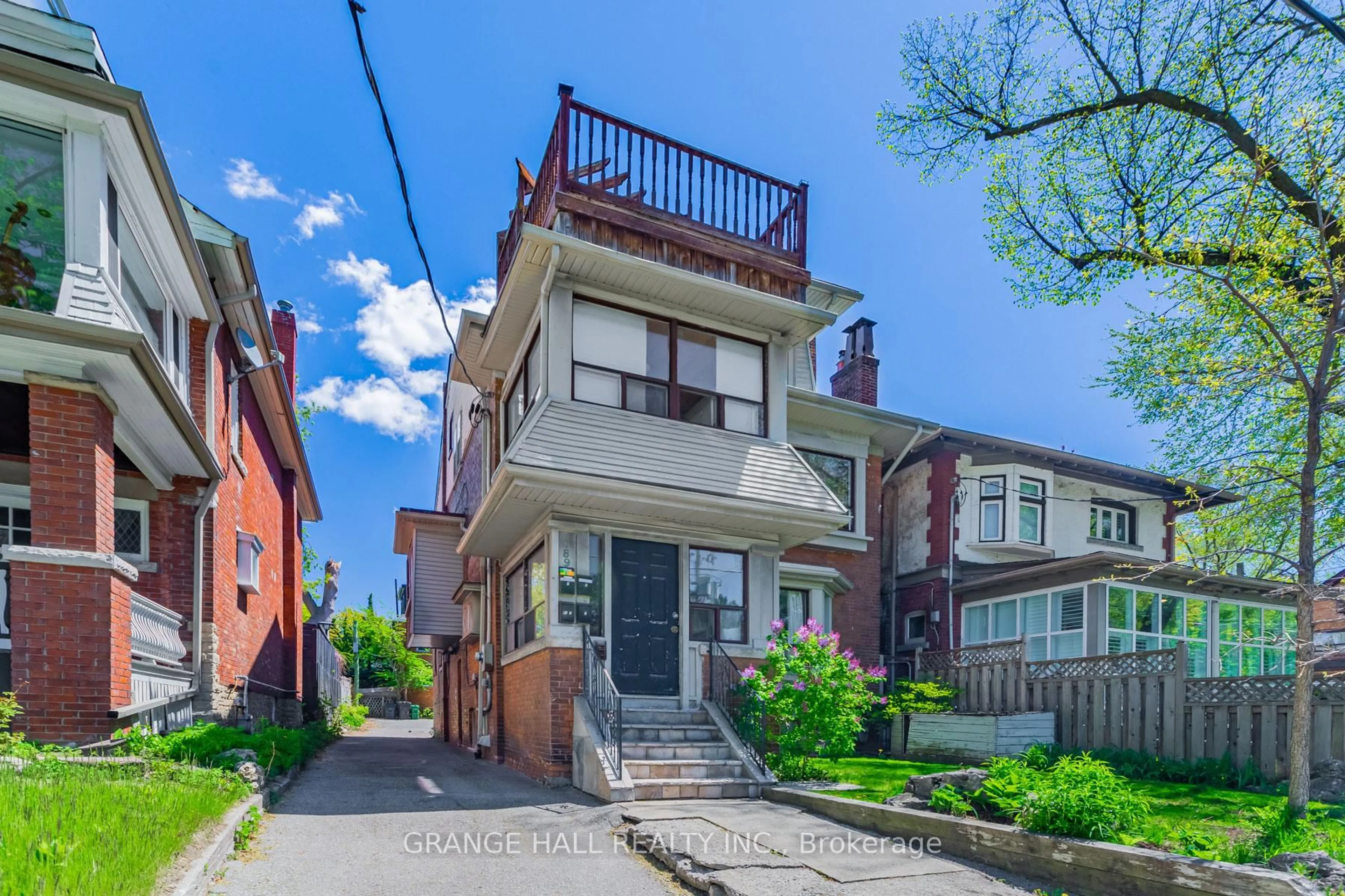 Home with brick exterior material, street for 189 Parkside Dr, Toronto Ontario M6R 2Z1