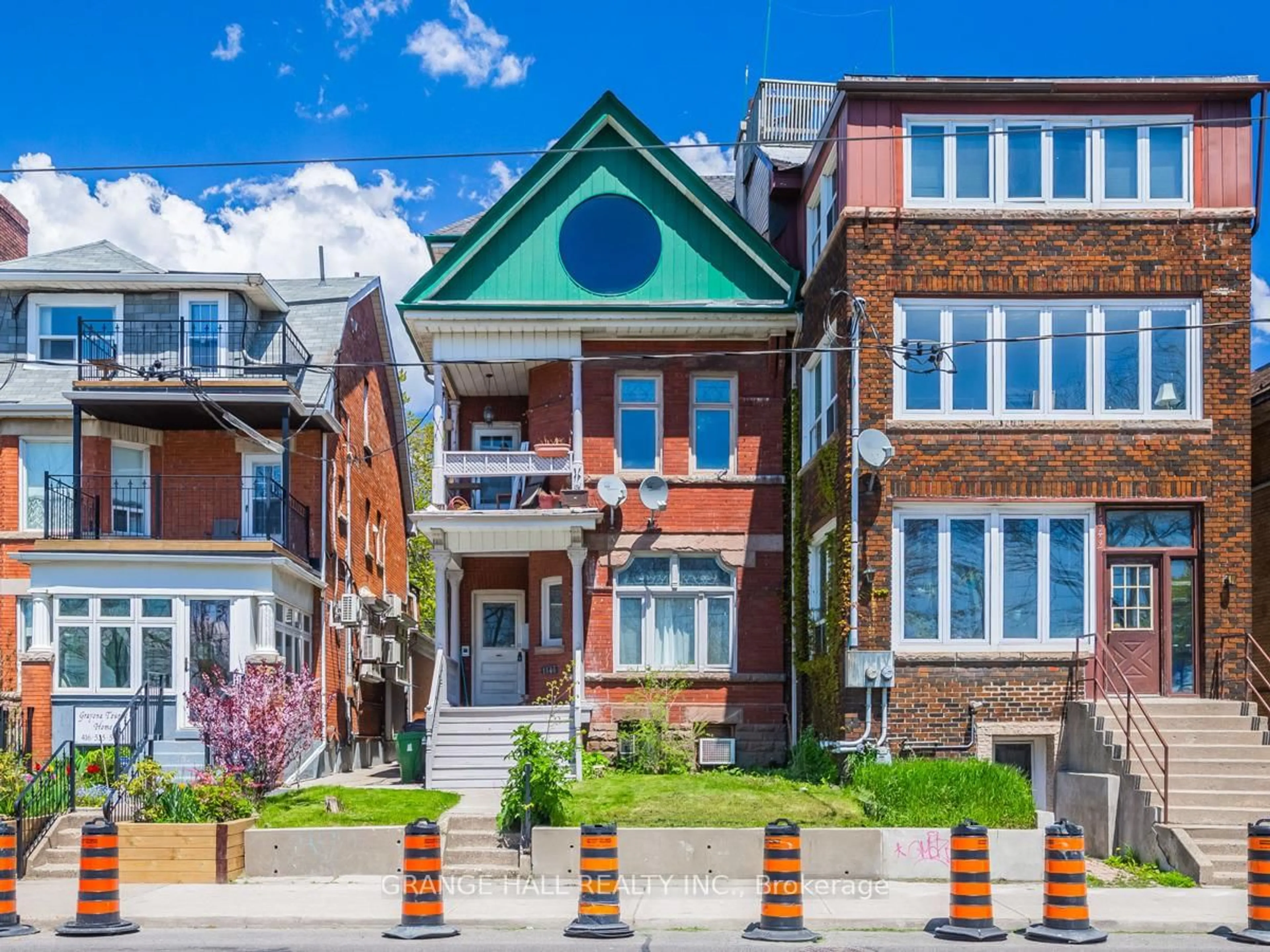 Home with brick exterior material, street for 1544 King St, Toronto Ontario M6K 1J6