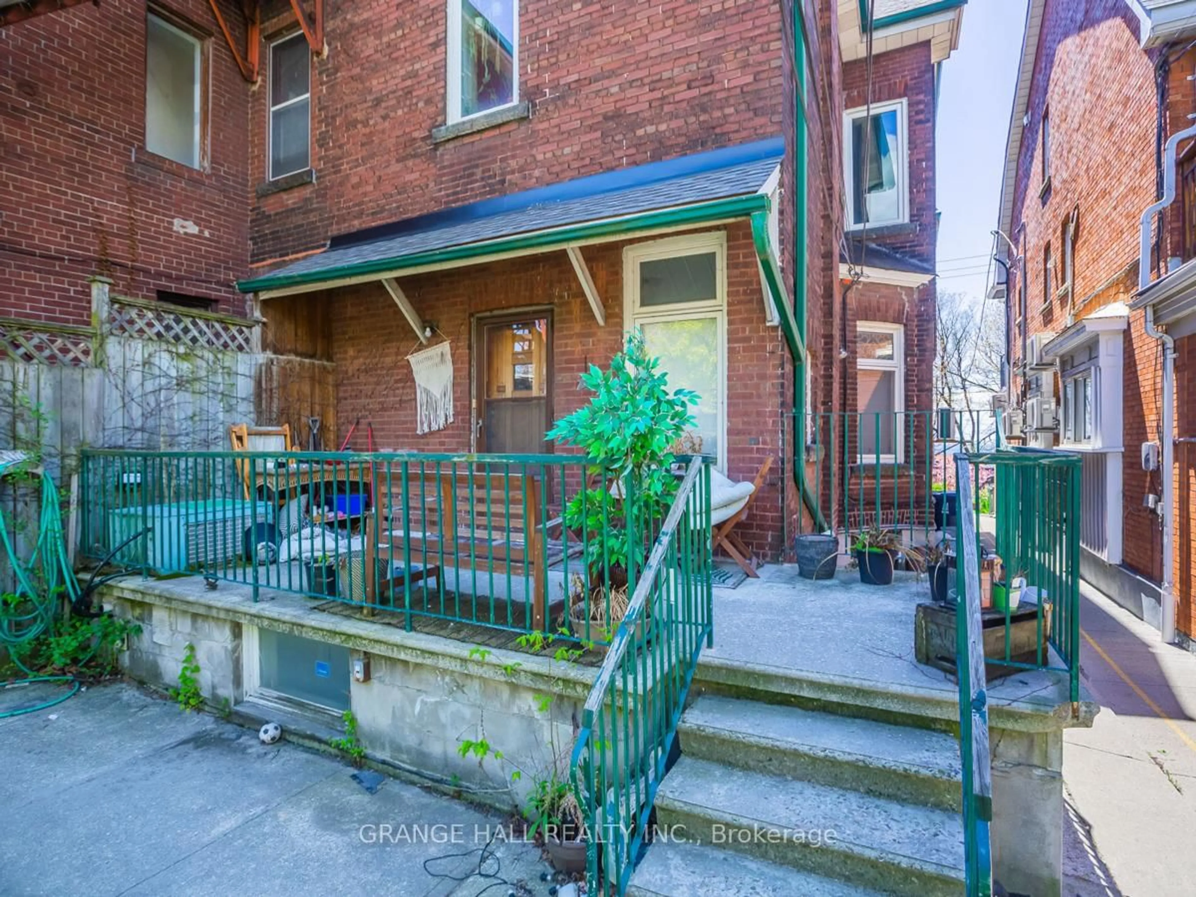 Patio, street for 1544 King St, Toronto Ontario M6K 1J6