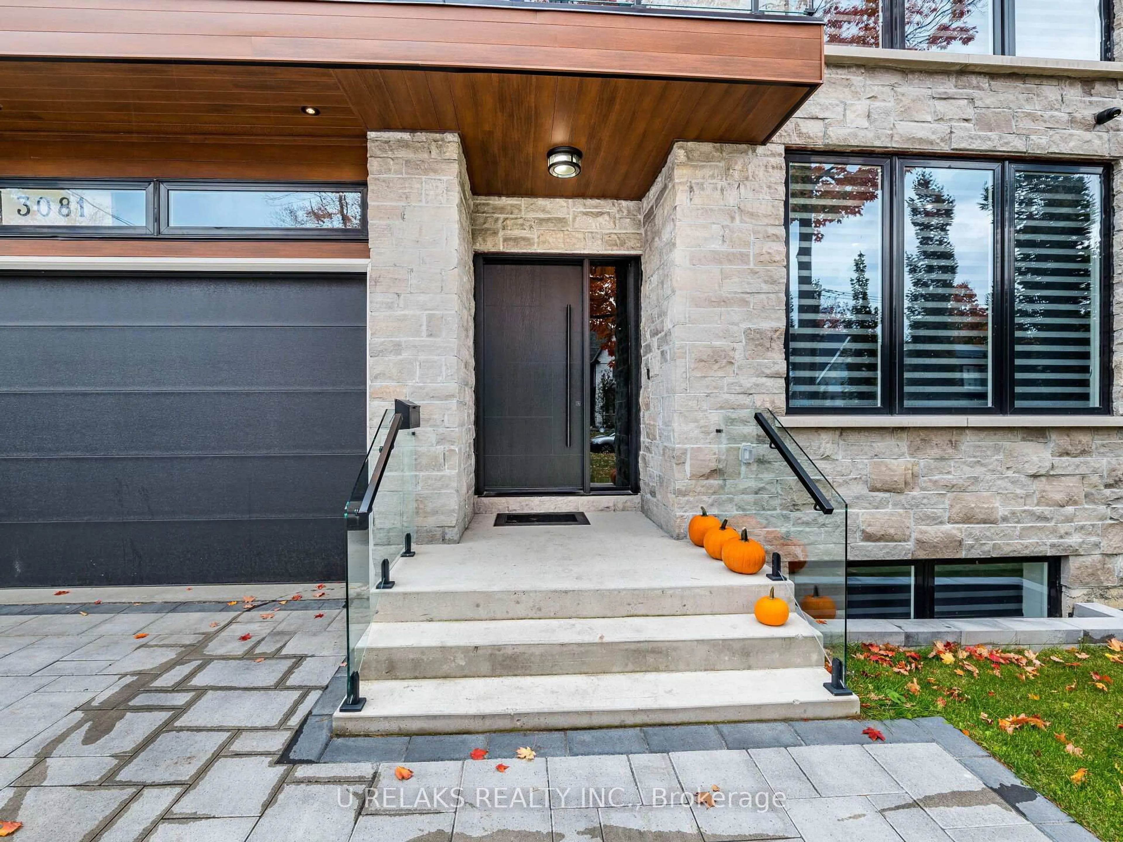 Unknown for 3081 Grenville Dr, Mississauga Ontario L5A 2P6