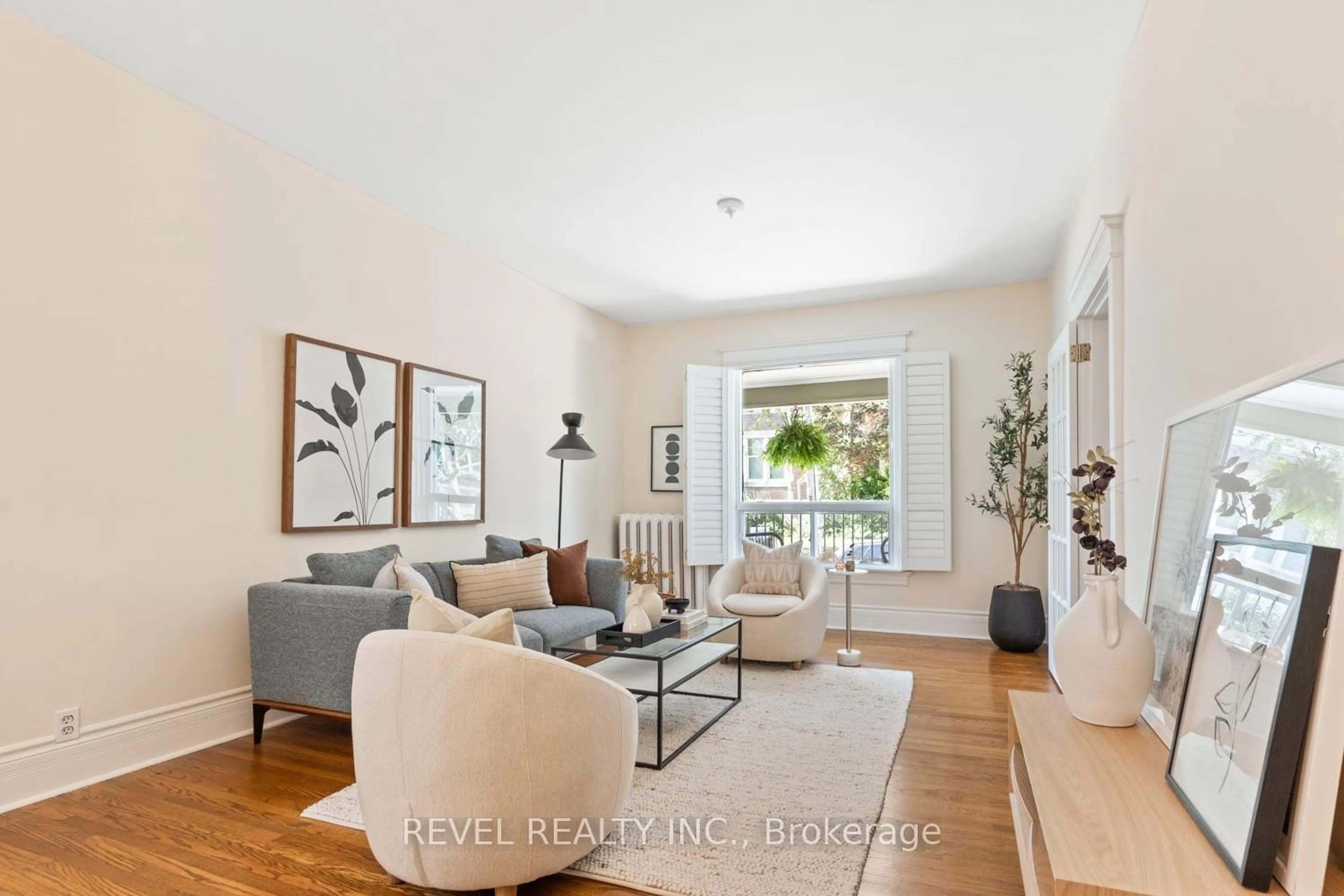 Living room with furniture, unknown for 237 Bartlett Ave, Toronto Ontario M6H 3G3