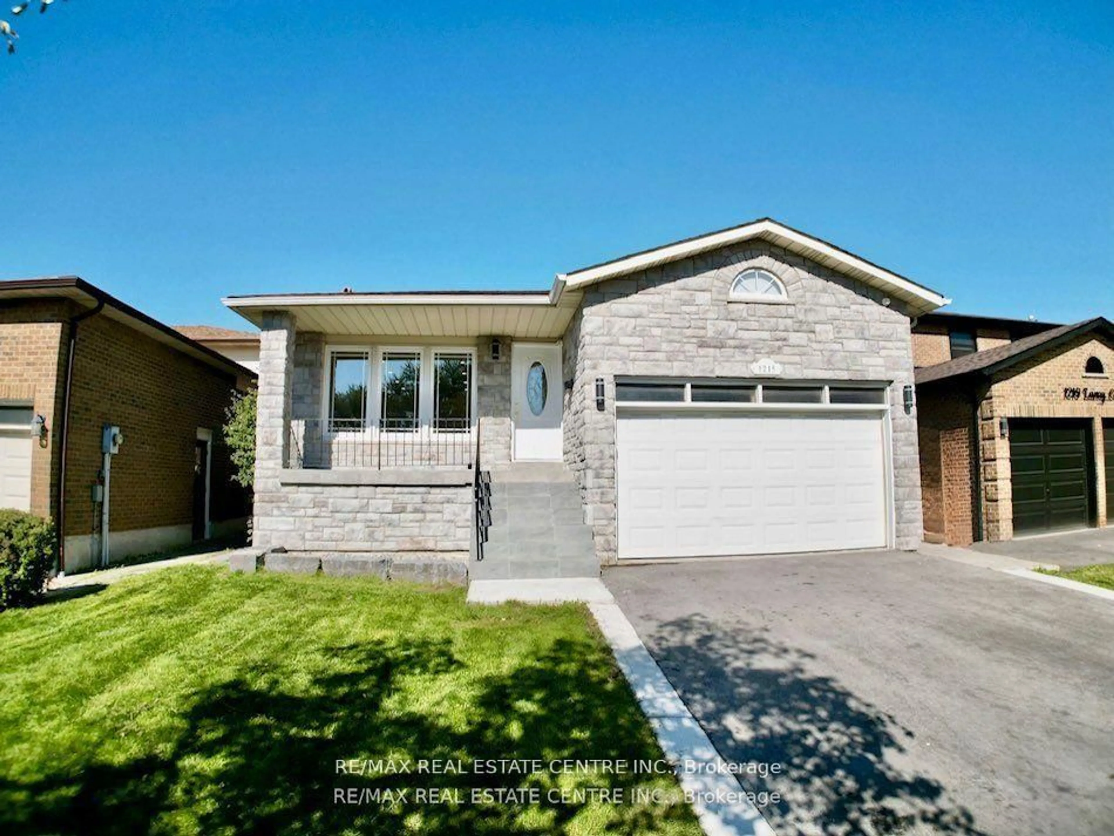 Home with brick exterior material, street for 1215 Larny Crt, Mississauga Ontario L4W 3N4