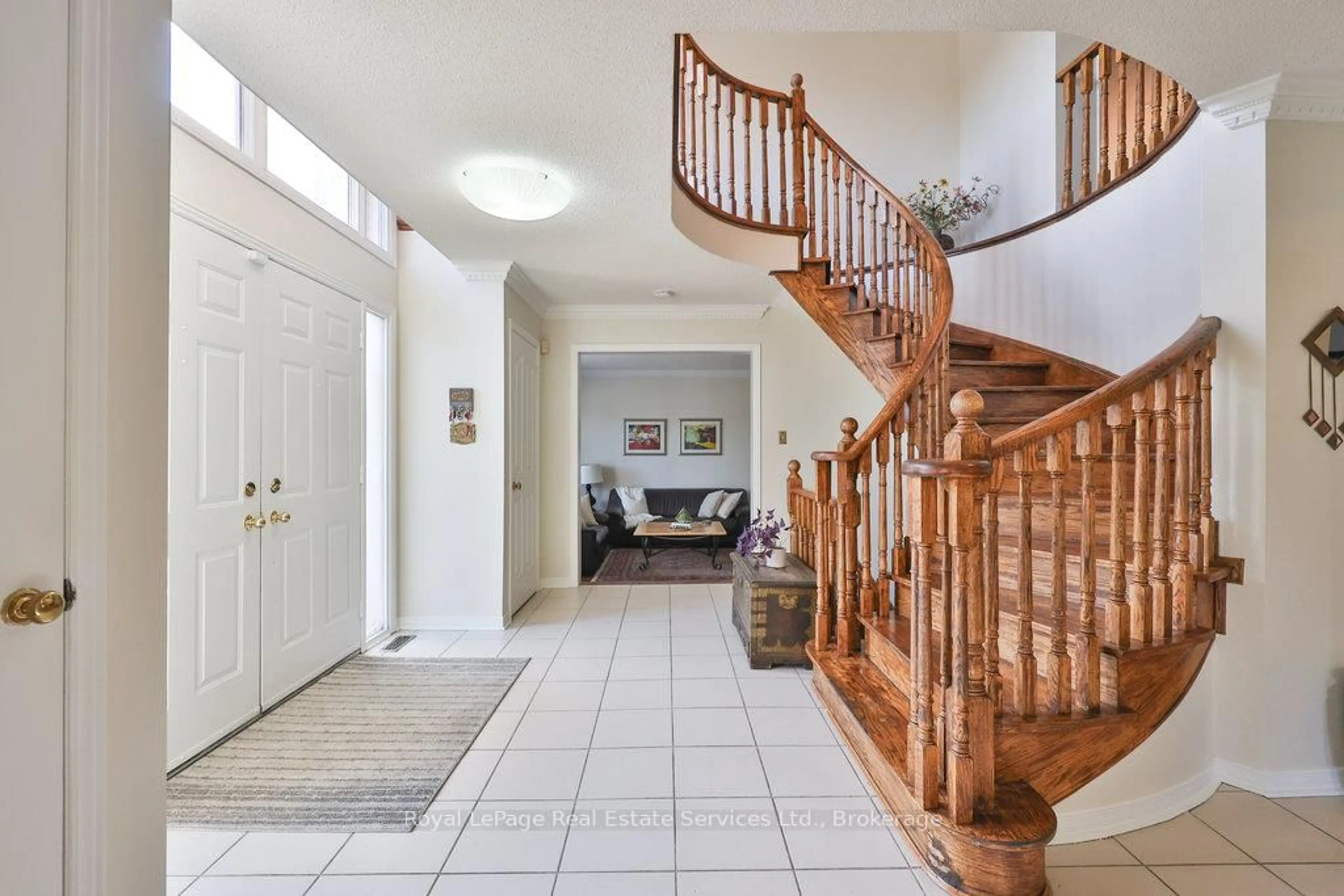 Unknown for 2411 Stoll Dr, Oakville Ontario L6J 7K9