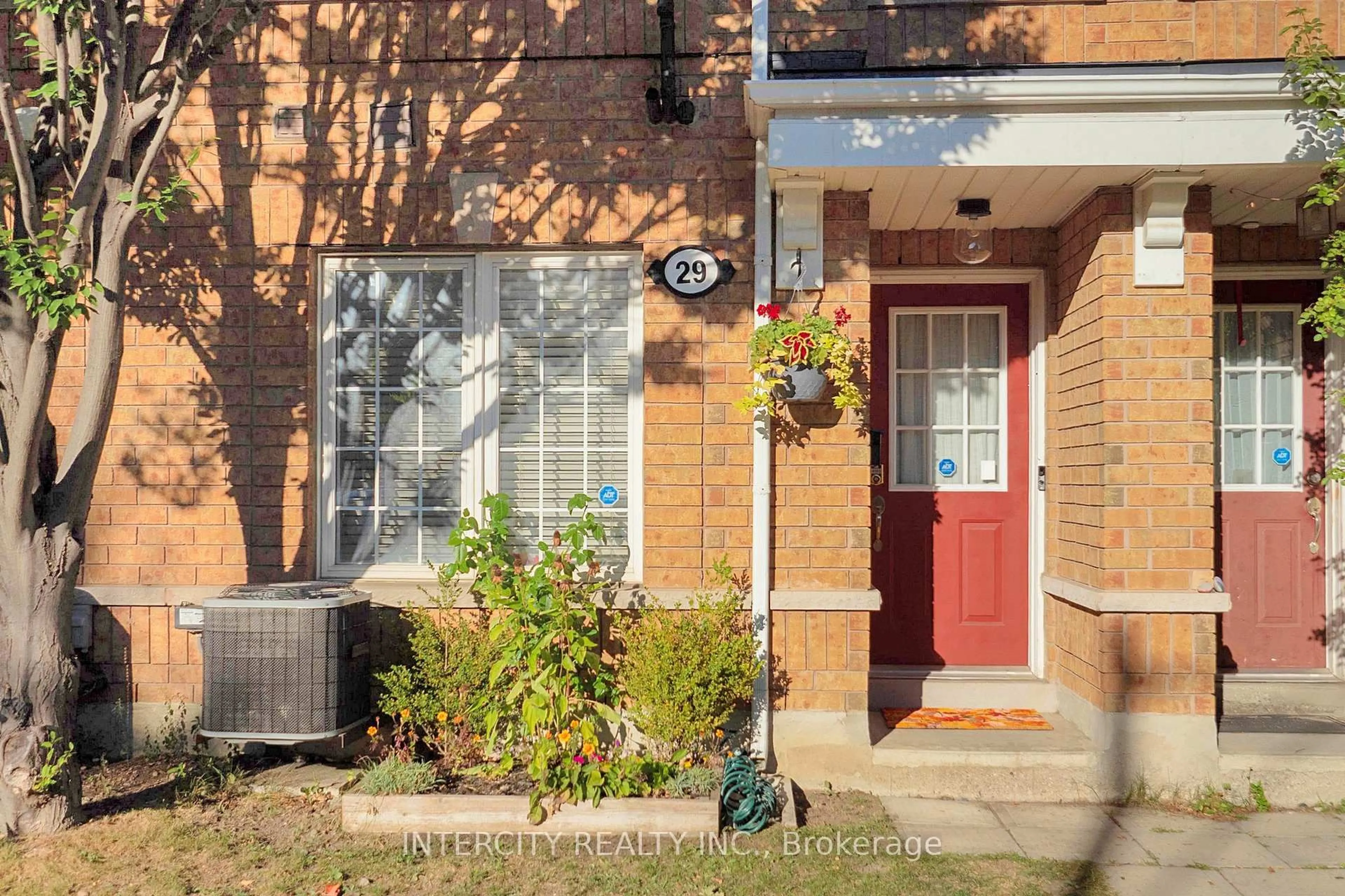 Unknown for 29 Birdstone Cres, Toronto Ontario M6N 5H6