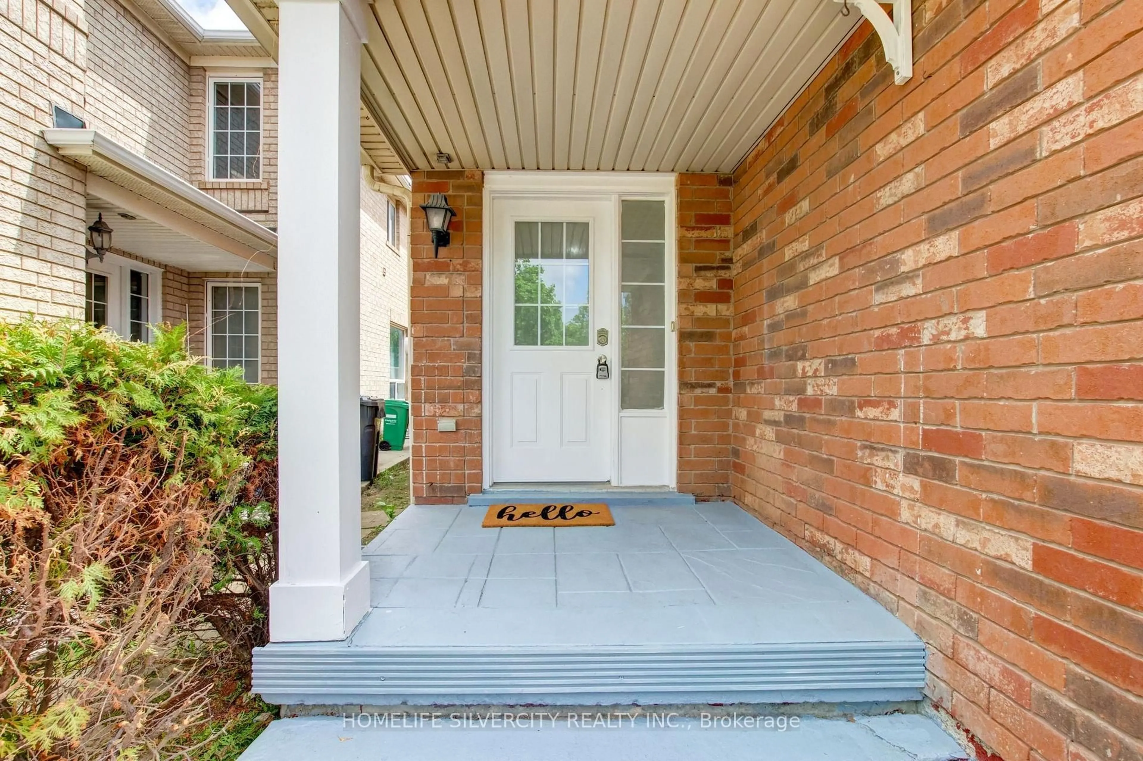 Indoor entryway for 31 Garibaldi Dr, Brampton Ontario L6X 4Z2