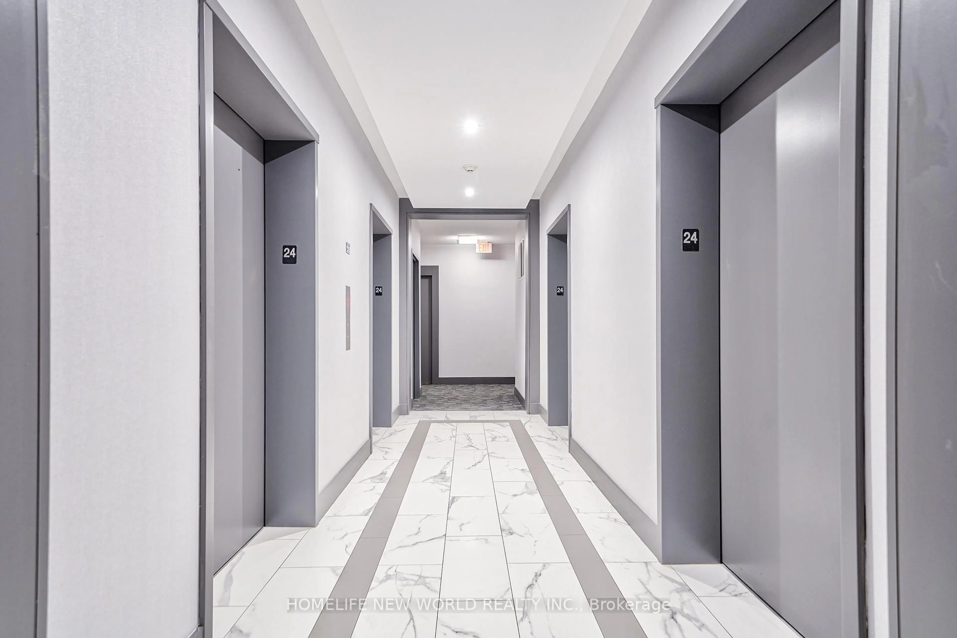 Indoor foyer for 4070 Confederation Pkwy #2402, Mississauga Ontario L5B 0E9