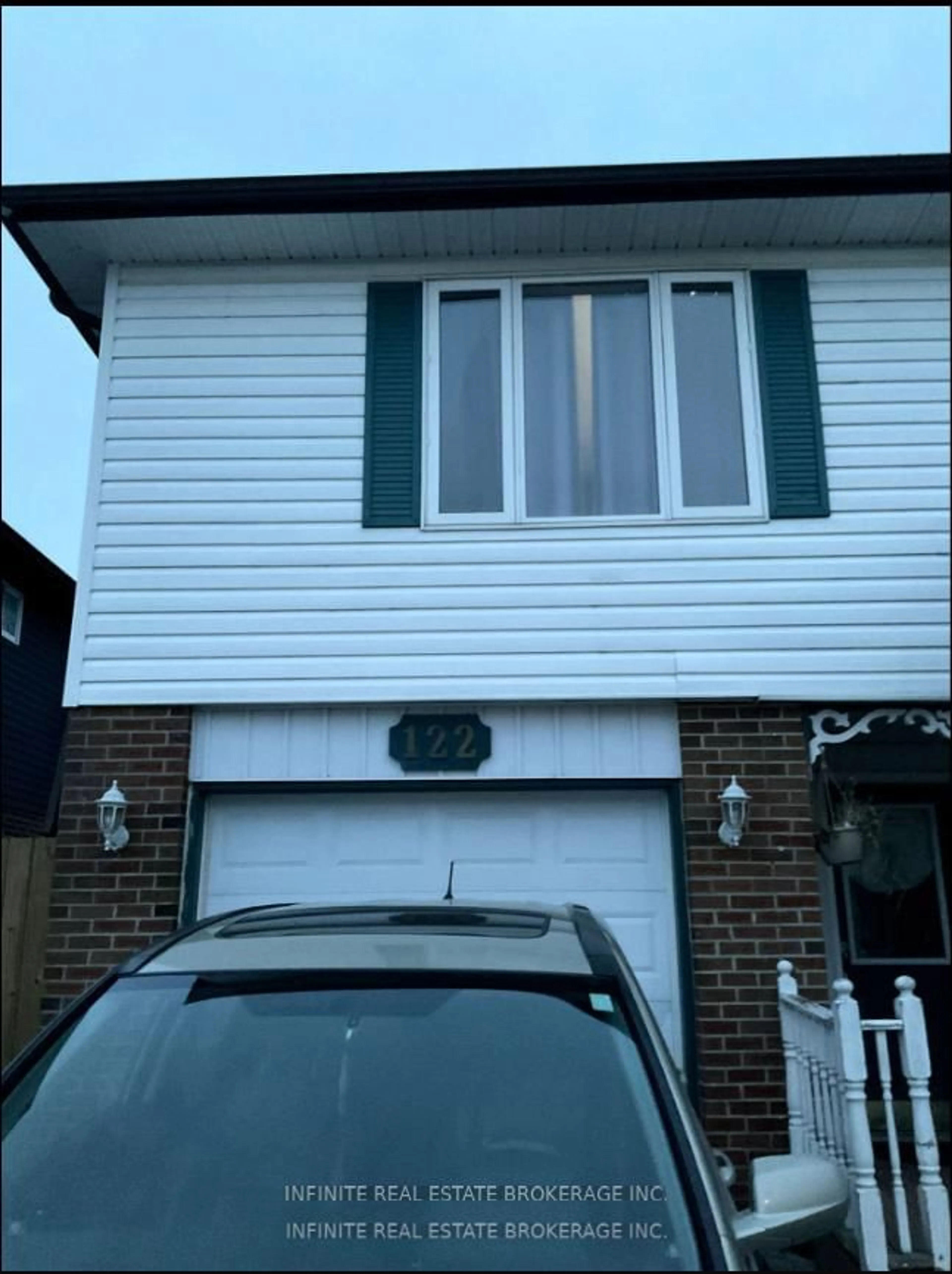 Home with vinyl exterior material, street for 122 Parkview Dr, Orangeville Ontario L9W 3J3