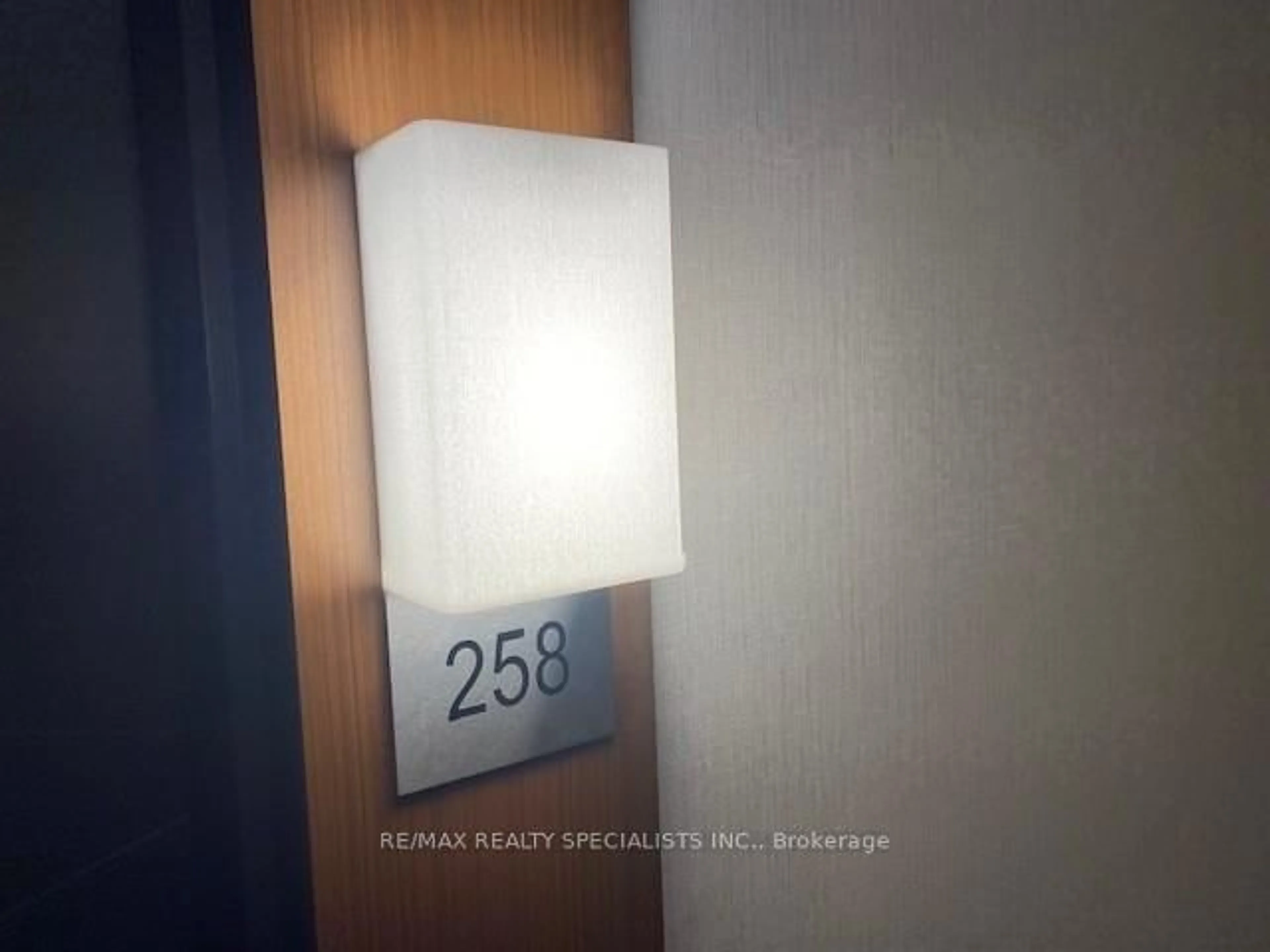 Unknown for 1575 Lakeshore Rd #258, Mississauga Ontario L5J 0B1