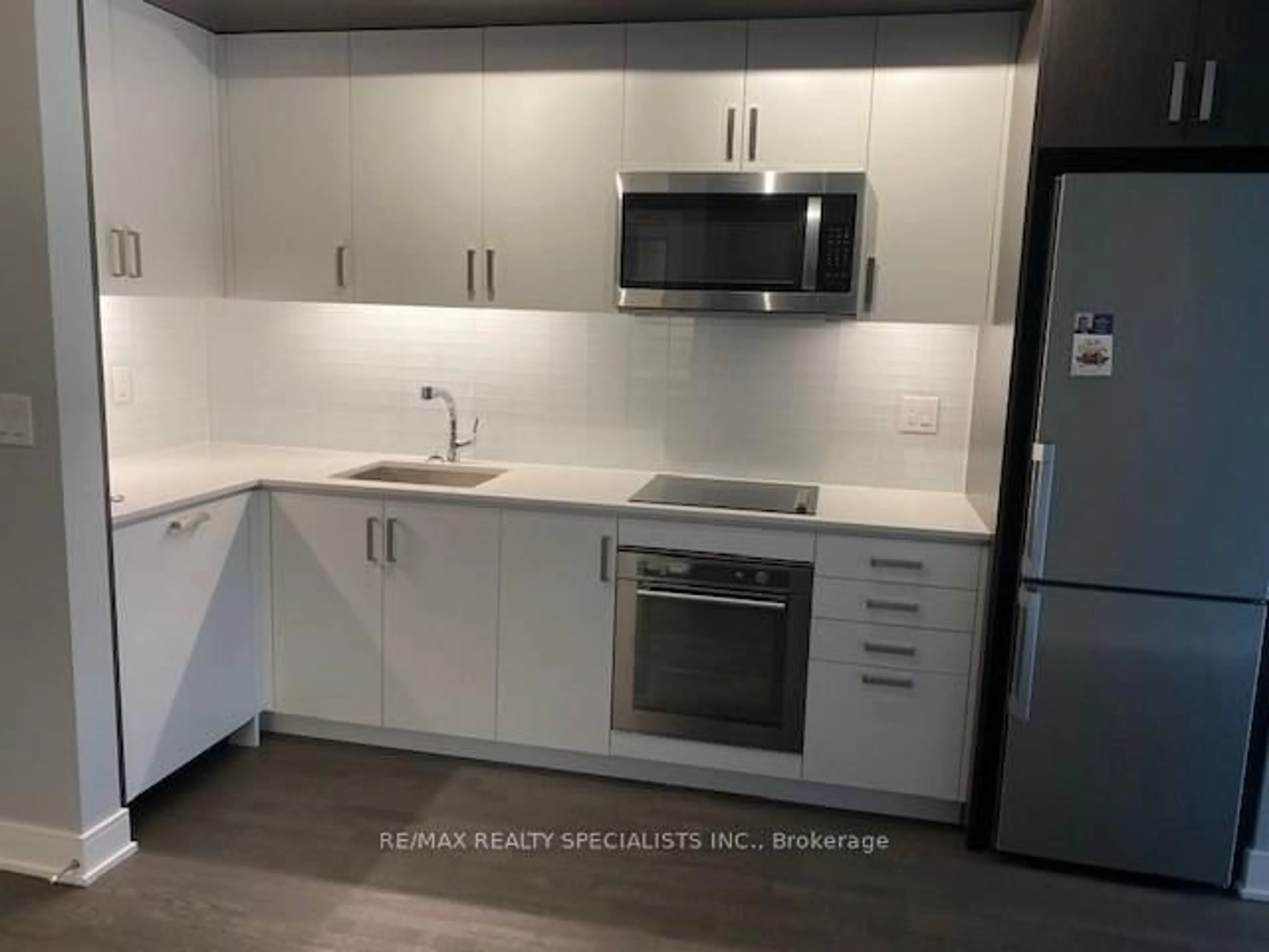 Standard kitchen, unknown for 1575 Lakeshore Rd #258, Mississauga Ontario L5J 0B1