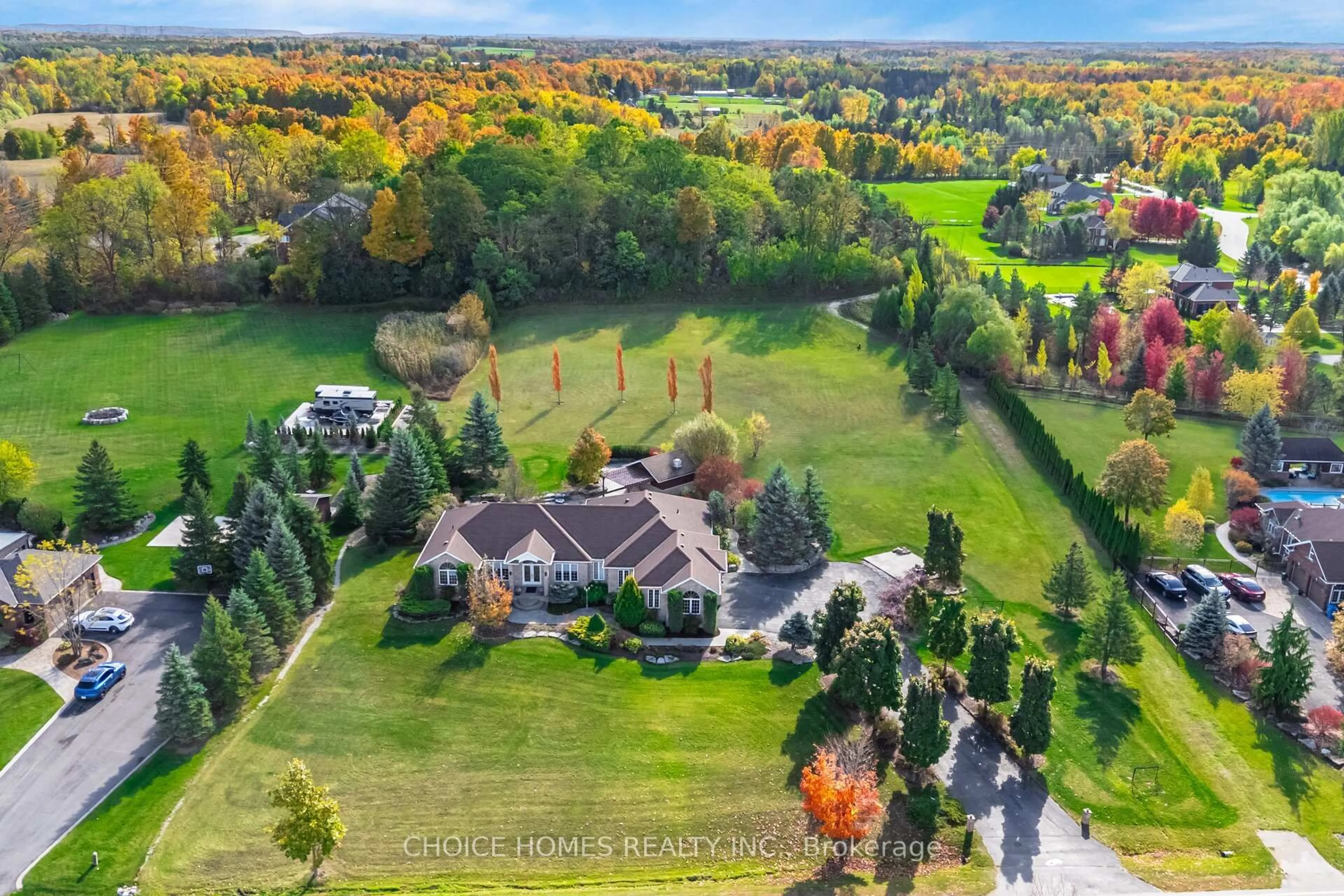 A pic from outside/outdoor area/front of a property/back of a property/a pic from drone, unknown for 2250 Kean Hill Dr, Milton Ontario L0P 1J0