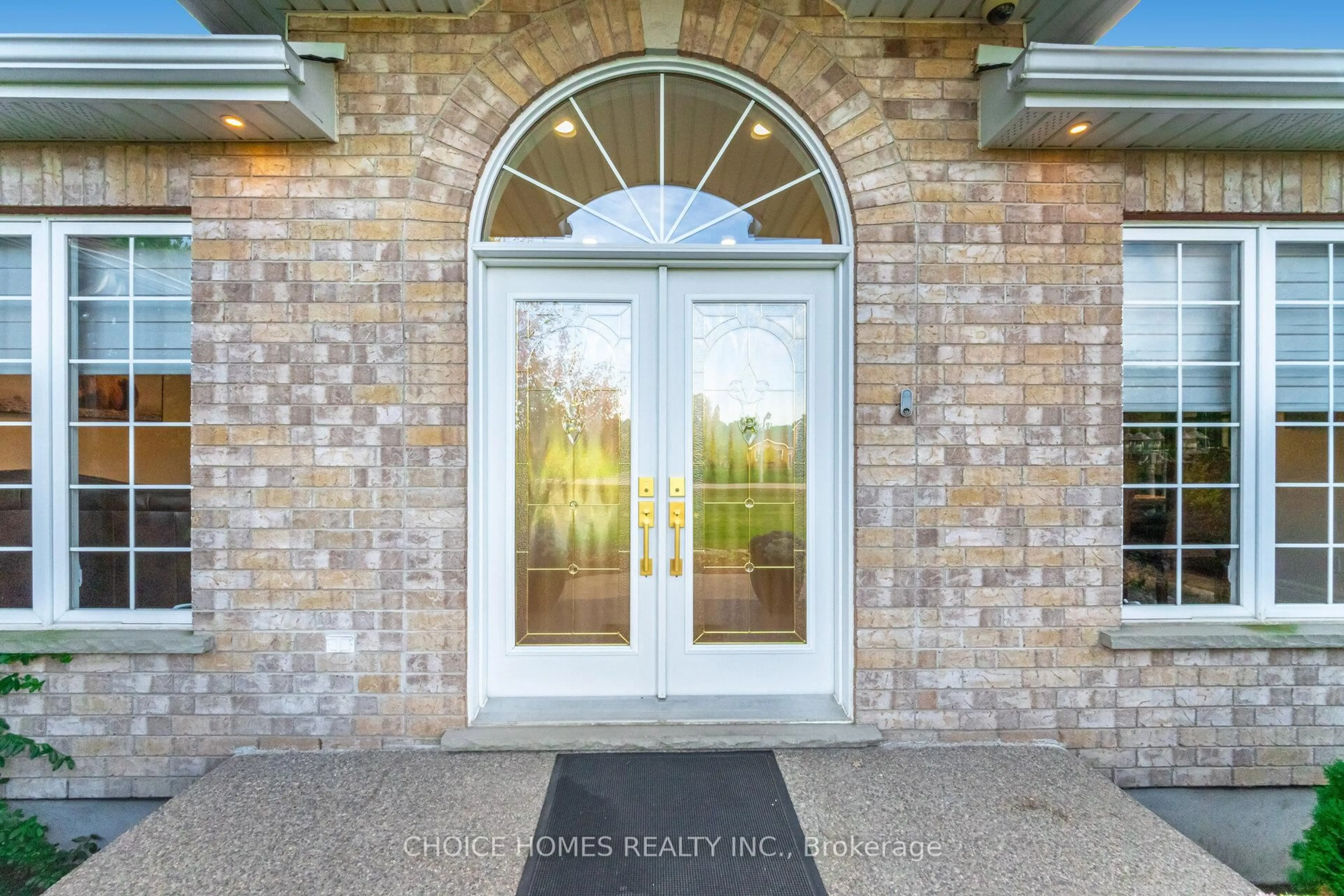 Indoor entryway for 2250 Kean Hill Dr, Milton Ontario L0P 1J0
