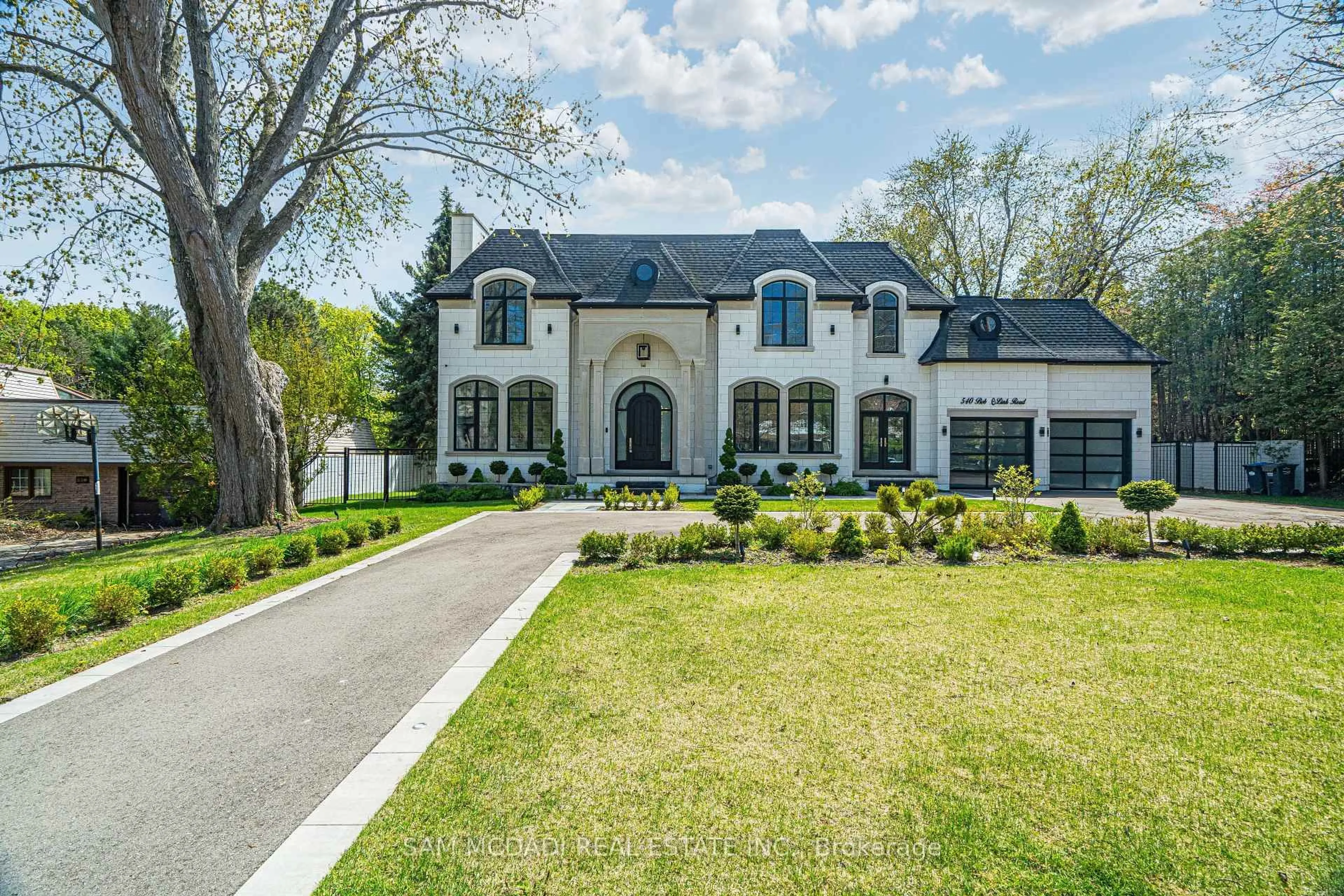 Home with brick exterior material, street for 540 Bob O Link Rd, Mississauga Ontario L5J 2P4