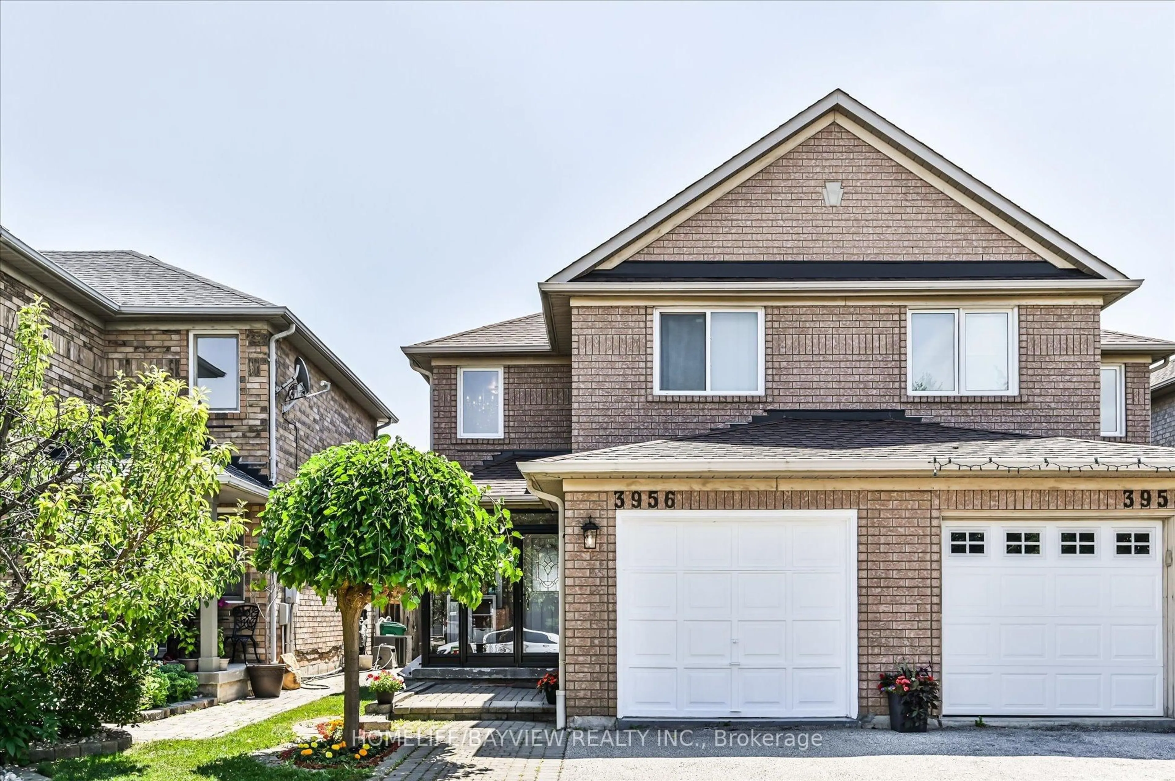Home with brick exterior material, street for 3956 Bentridge Rd, Mississauga Ontario L5N 7V8