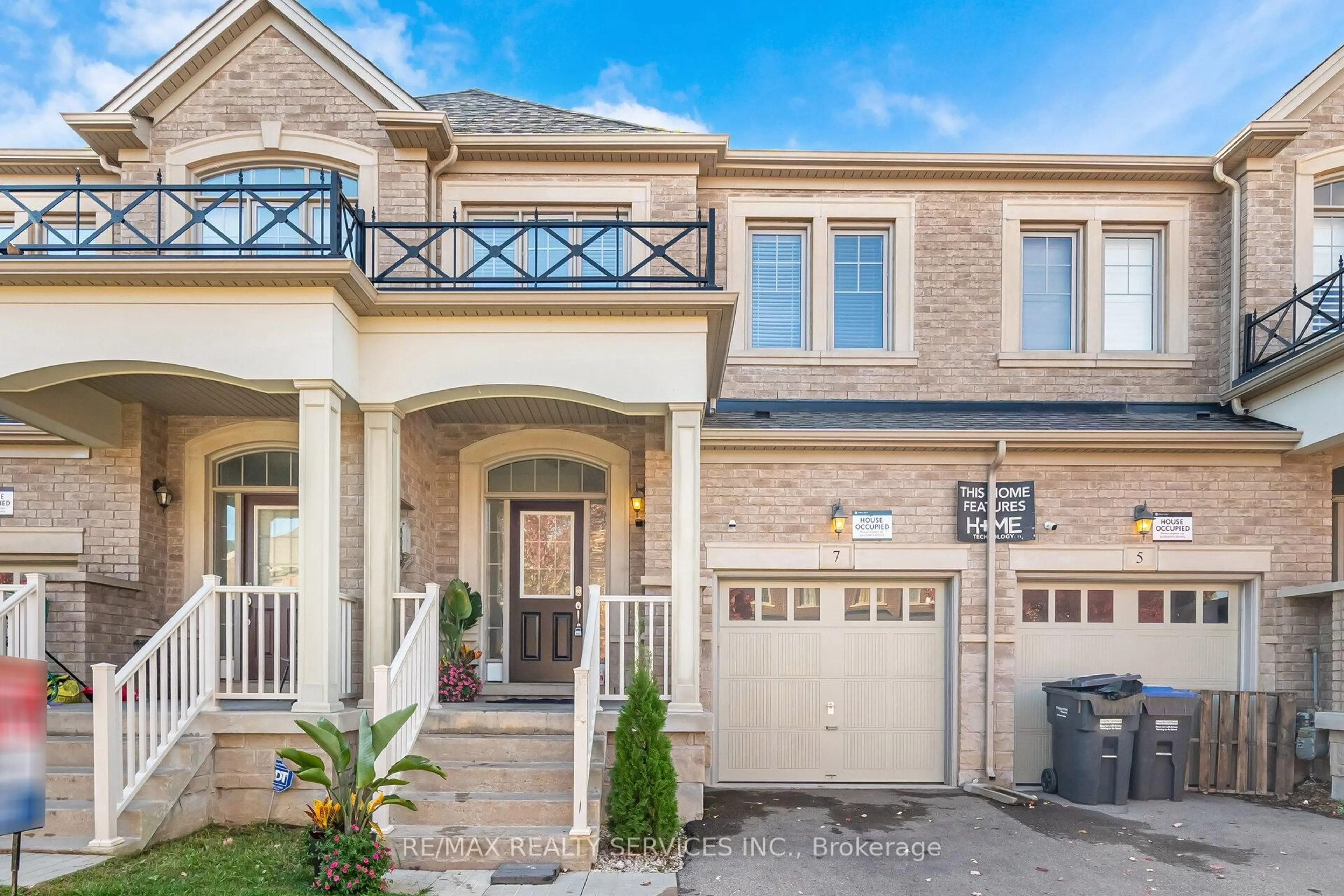 Home with brick exterior material, street for 7 Lady Evelyn Cres, Brampton Ontario L6Y 6C7