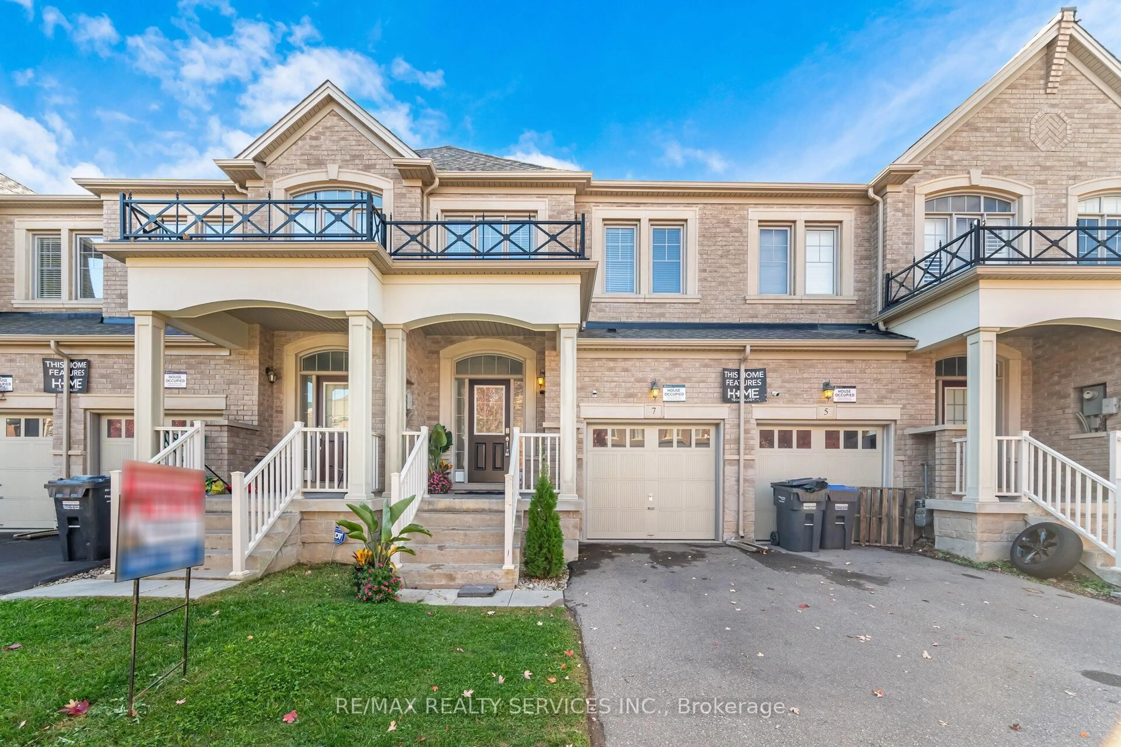 Home with brick exterior material, street for 7 Lady Evelyn Cres, Brampton Ontario L6Y 6C7
