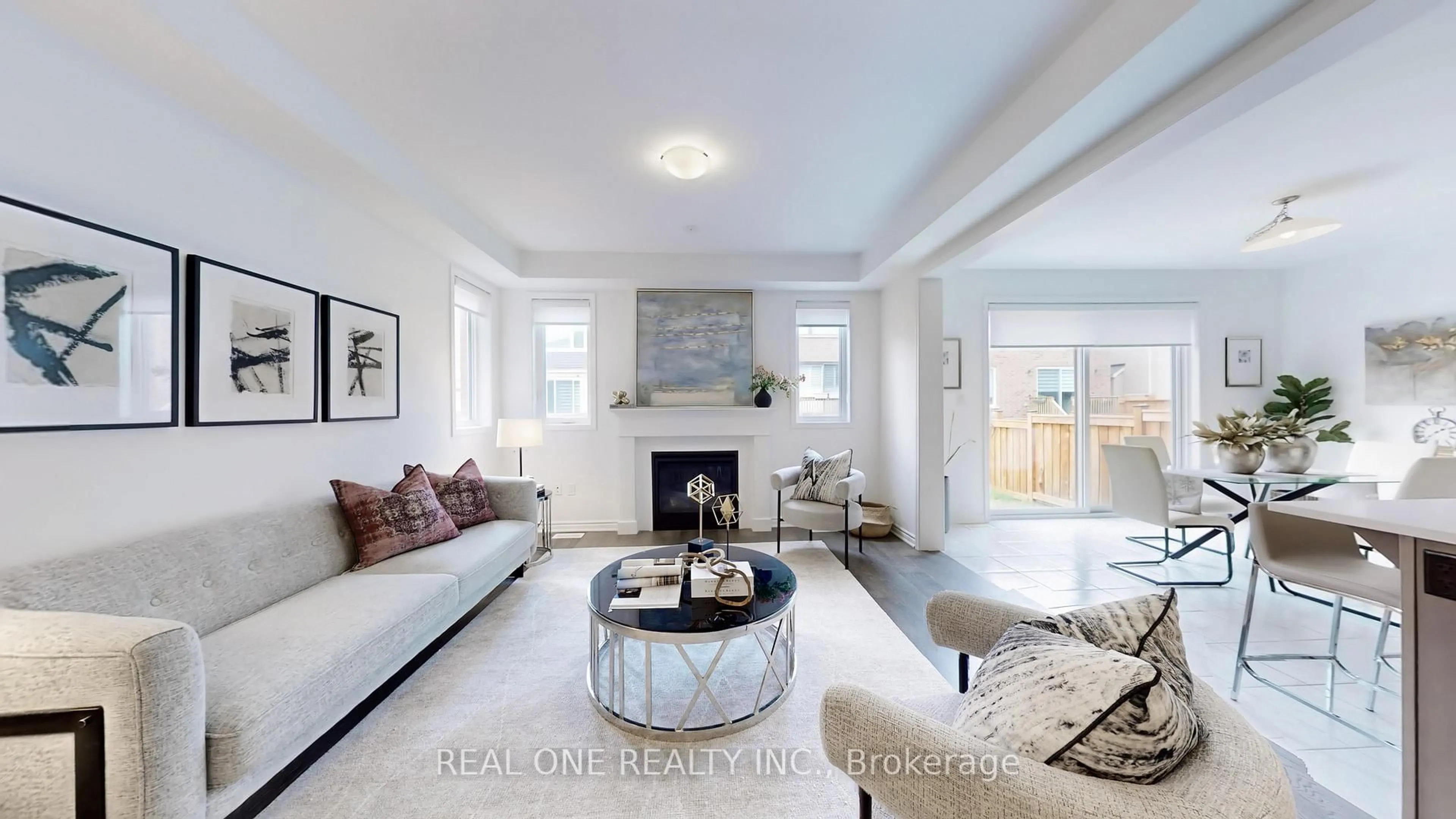 Living room with furniture, unknown for 561 KENNEDY Circ, Milton Ontario L9E 1P9