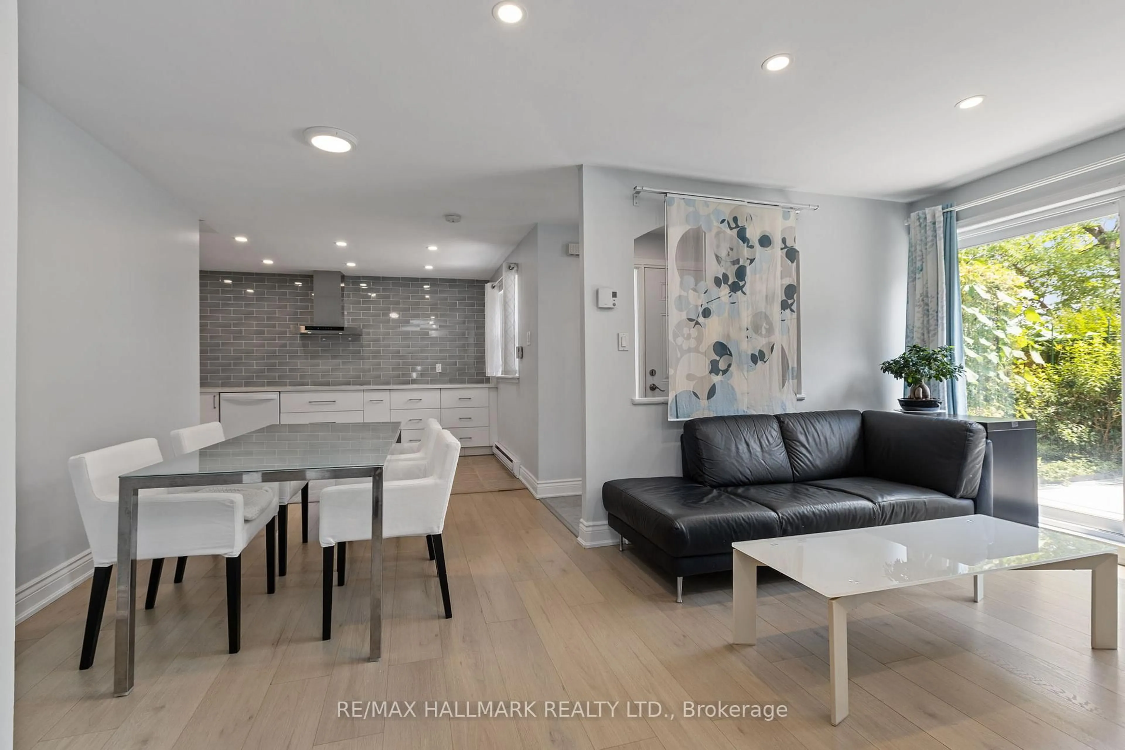 Open concept kitchen, unknown for 3040 Constitution Blvd #130, Mississauga Ontario L4Y 3X7