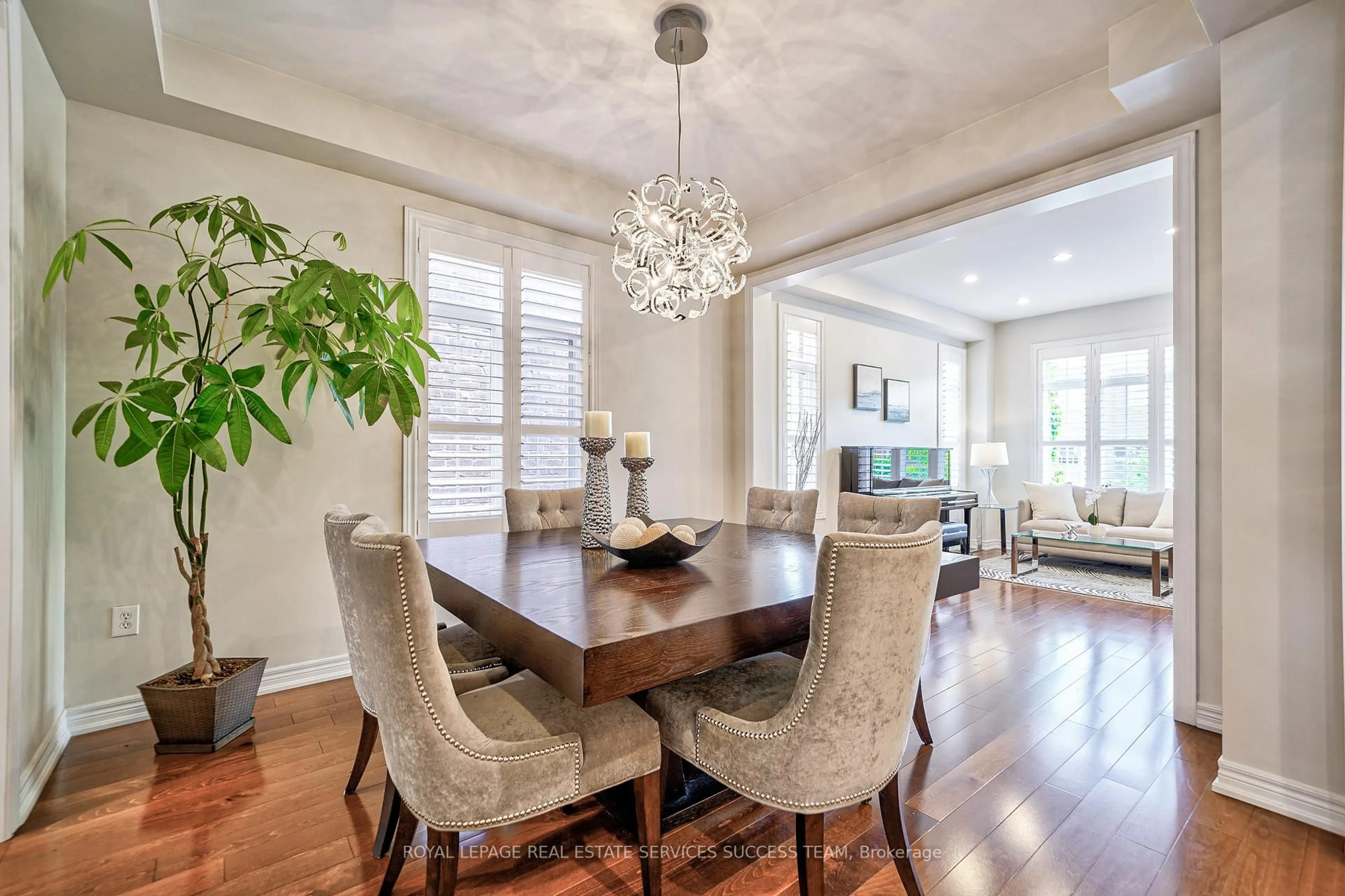 Dining room, wood/laminate floor for 5354 Mallory Rd, Mississauga Ontario L5M 0J3