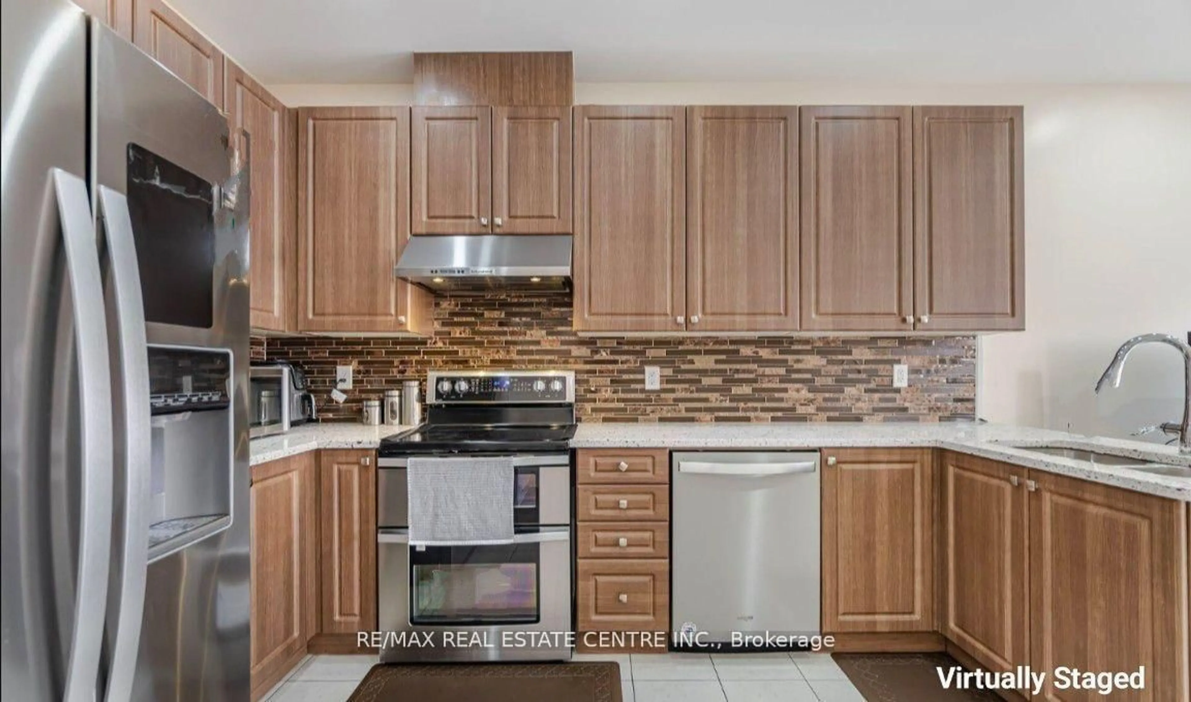 Standard kitchen, unknown for 14 Gulfbrook Circ, Brampton Ontario L6Z 0G4