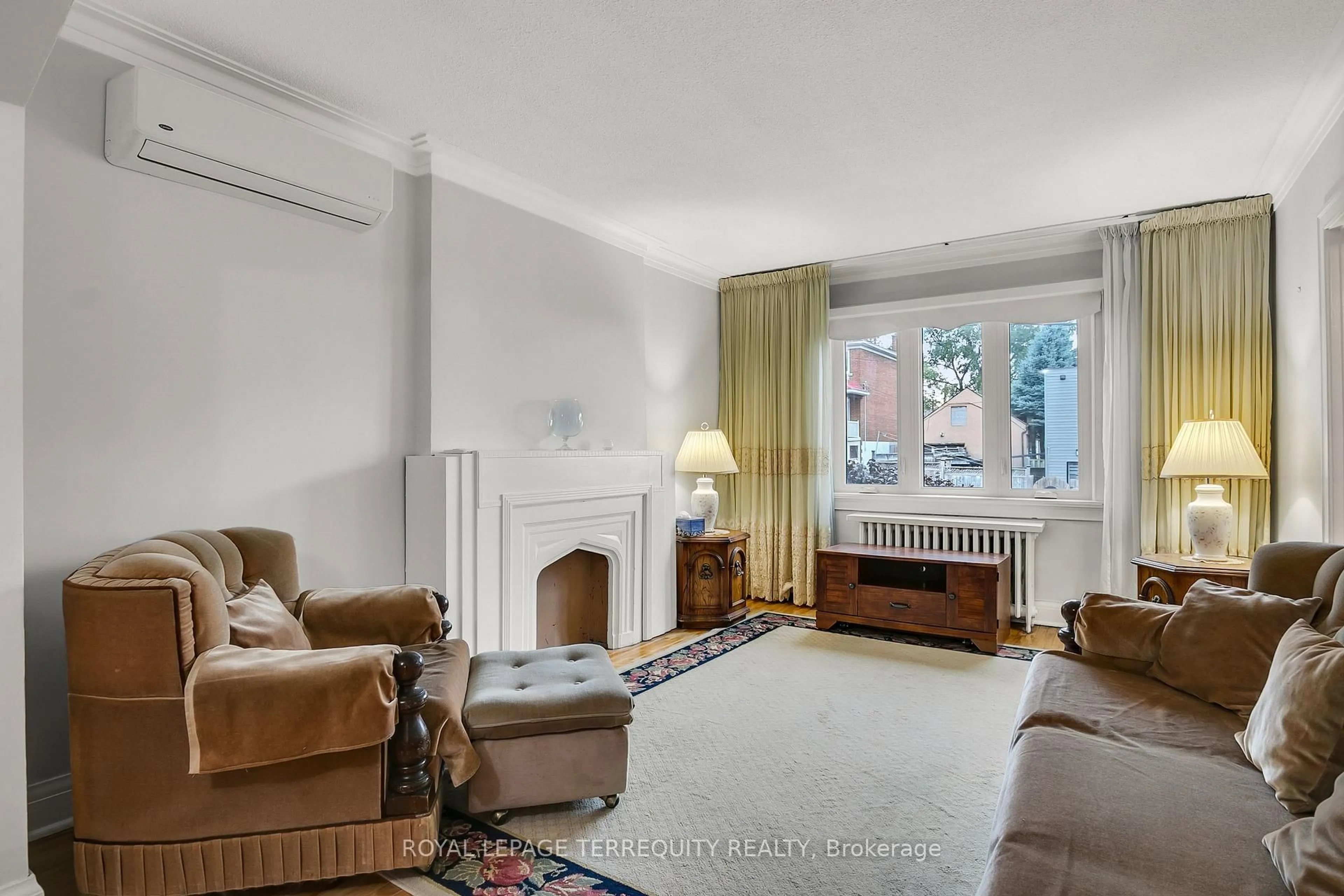 Living room with furniture, unknown for 110 Cameron Ave, Toronto Ontario M6M 1R3